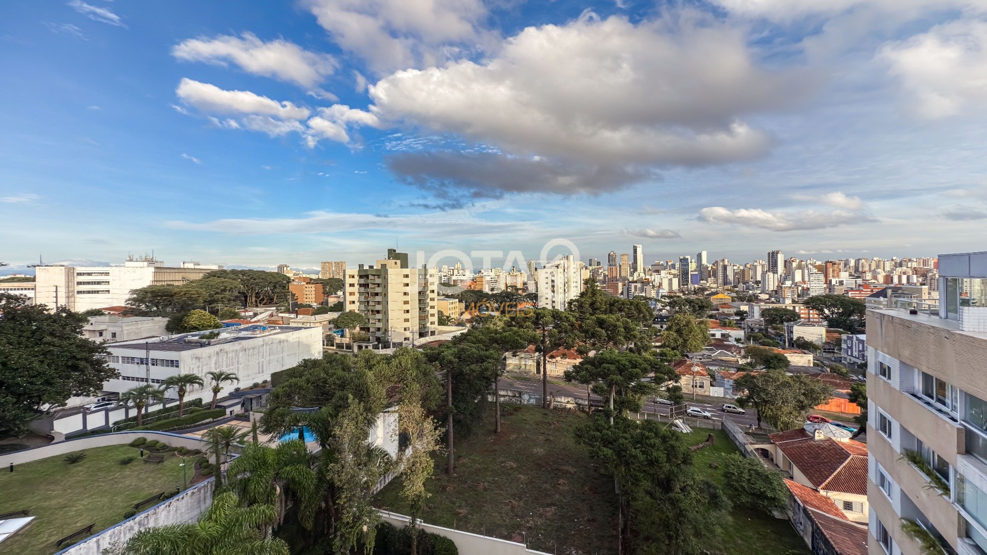 APARTAMENTO 02 QUARTOS E 02 VAGAS NO MERCÊS