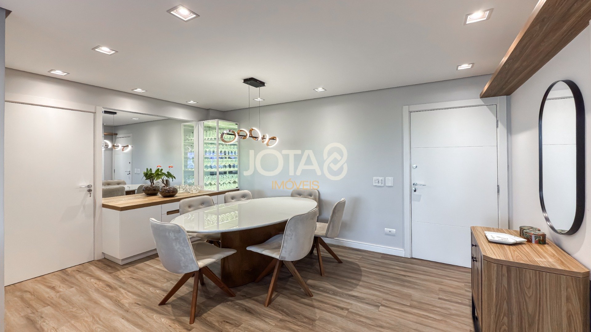 APARTAMENTO 02 QUARTOS E 02 VAGAS NO MERCÊS