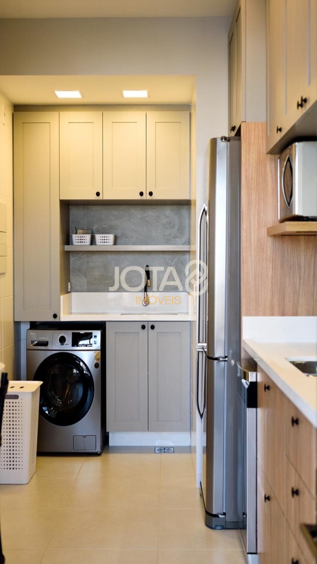 APARTAMENTO 02 QUARTOS E 02 VAGAS NO MERCÊS