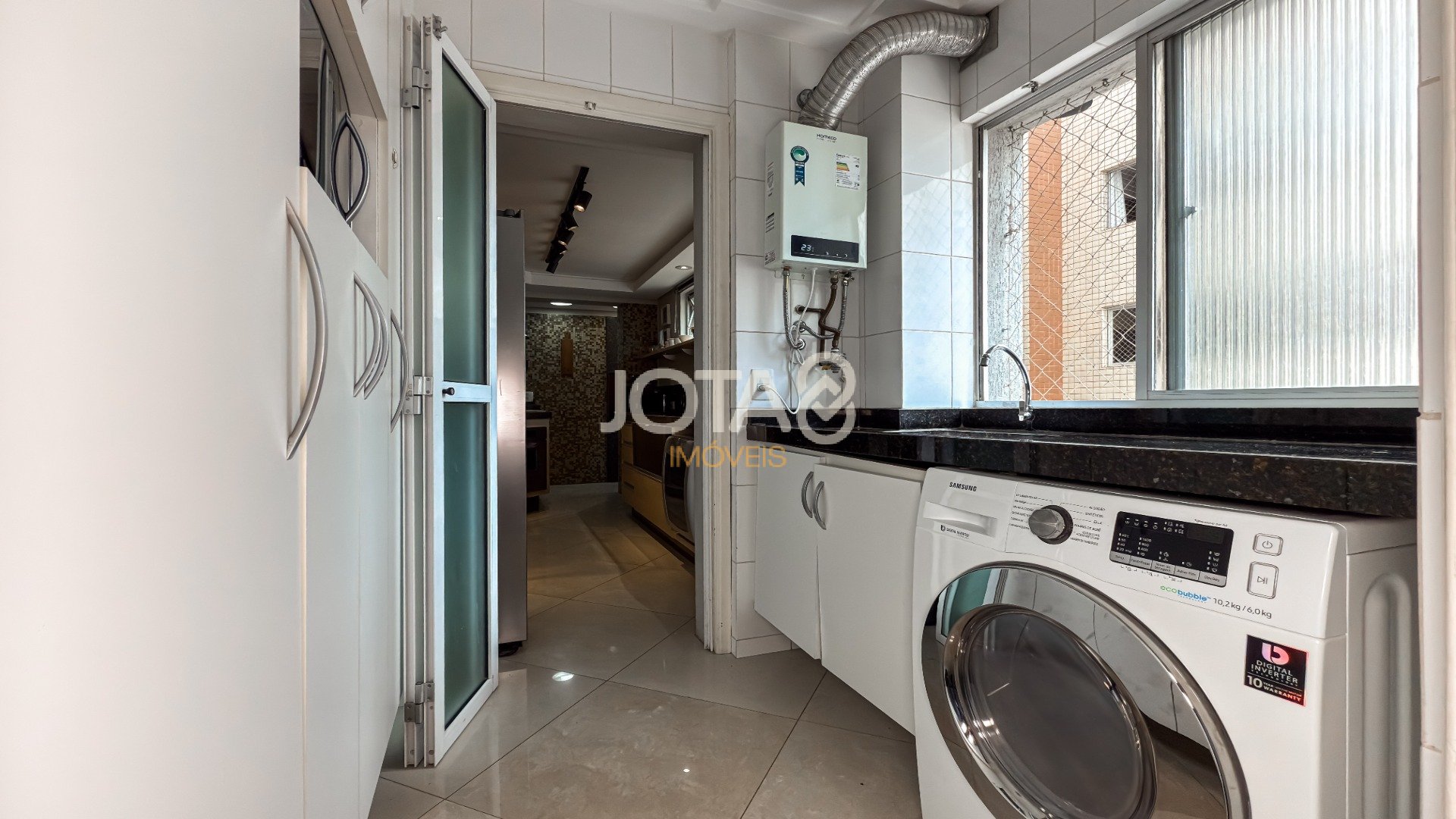 BIGORRILHO: 170M² DE CONFORTO E LOCALIZAÇÃO PRIVILEGIADA!