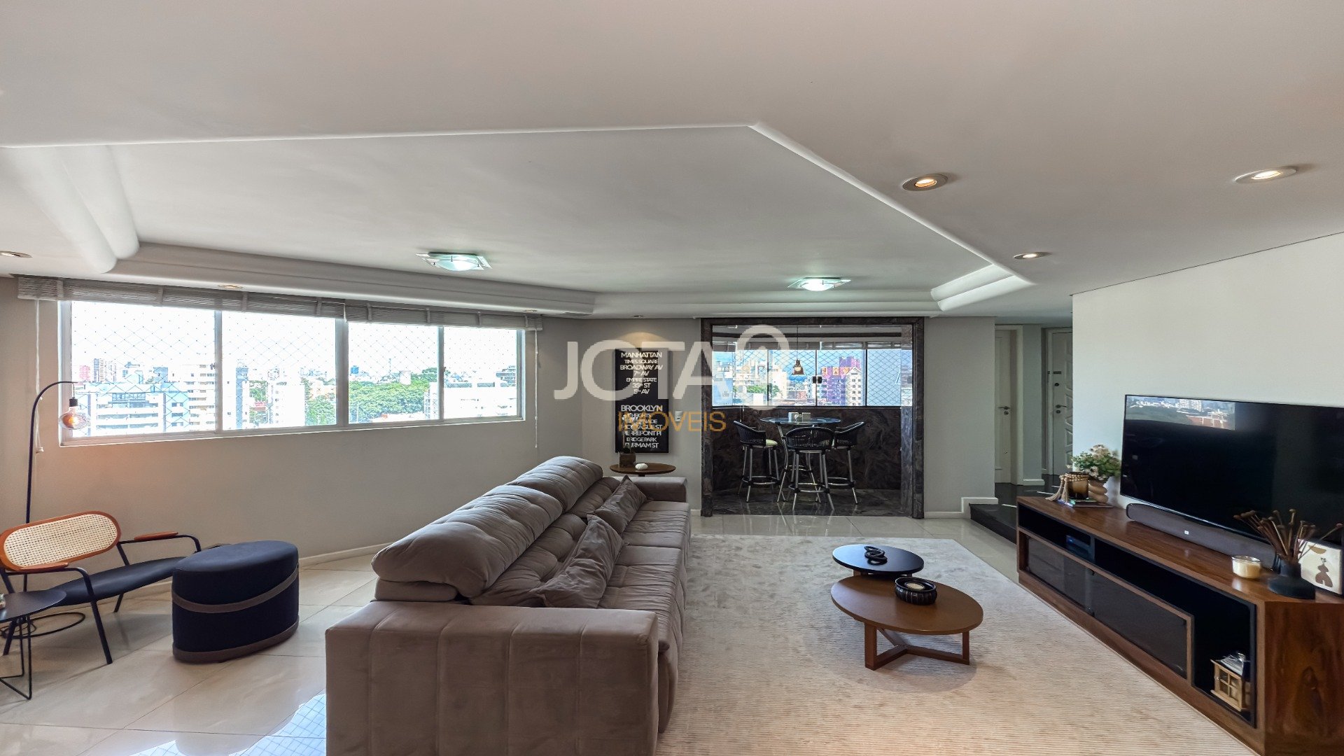 BIGORRILHO: 170M² DE CONFORTO E LOCALIZAÇÃO PRIVILEGIADA!