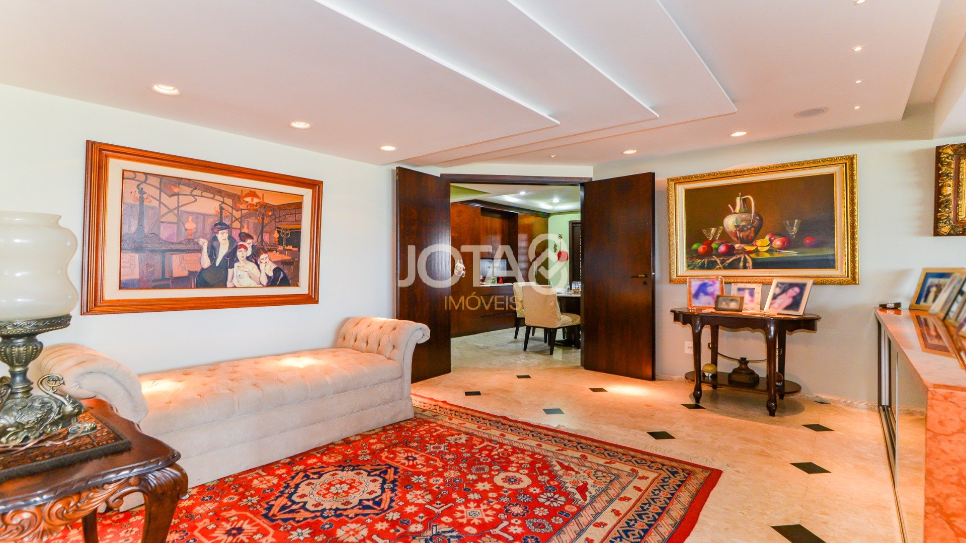 APARTAMENTO AMPLO COM 3 SUÍTES
