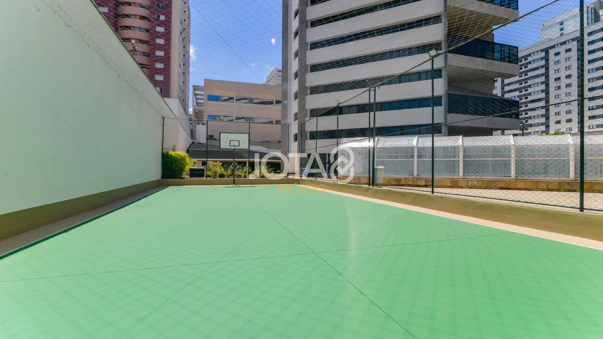 APARTAMENTO AMPLO COM 3 SUÍTES