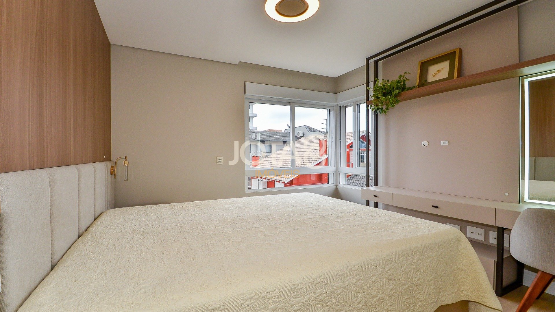 APARTAMENTO 3 SUÍTES E 3 VAGAS - PORTEIRA FECHADA