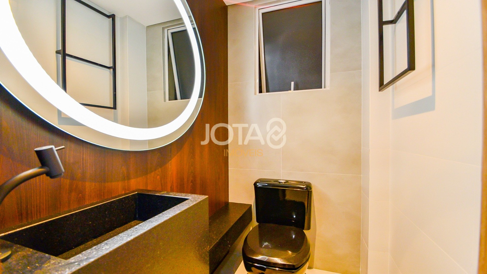 APARTAMENTO 3 SUÍTES E 3 VAGAS - PORTEIRA FECHADA