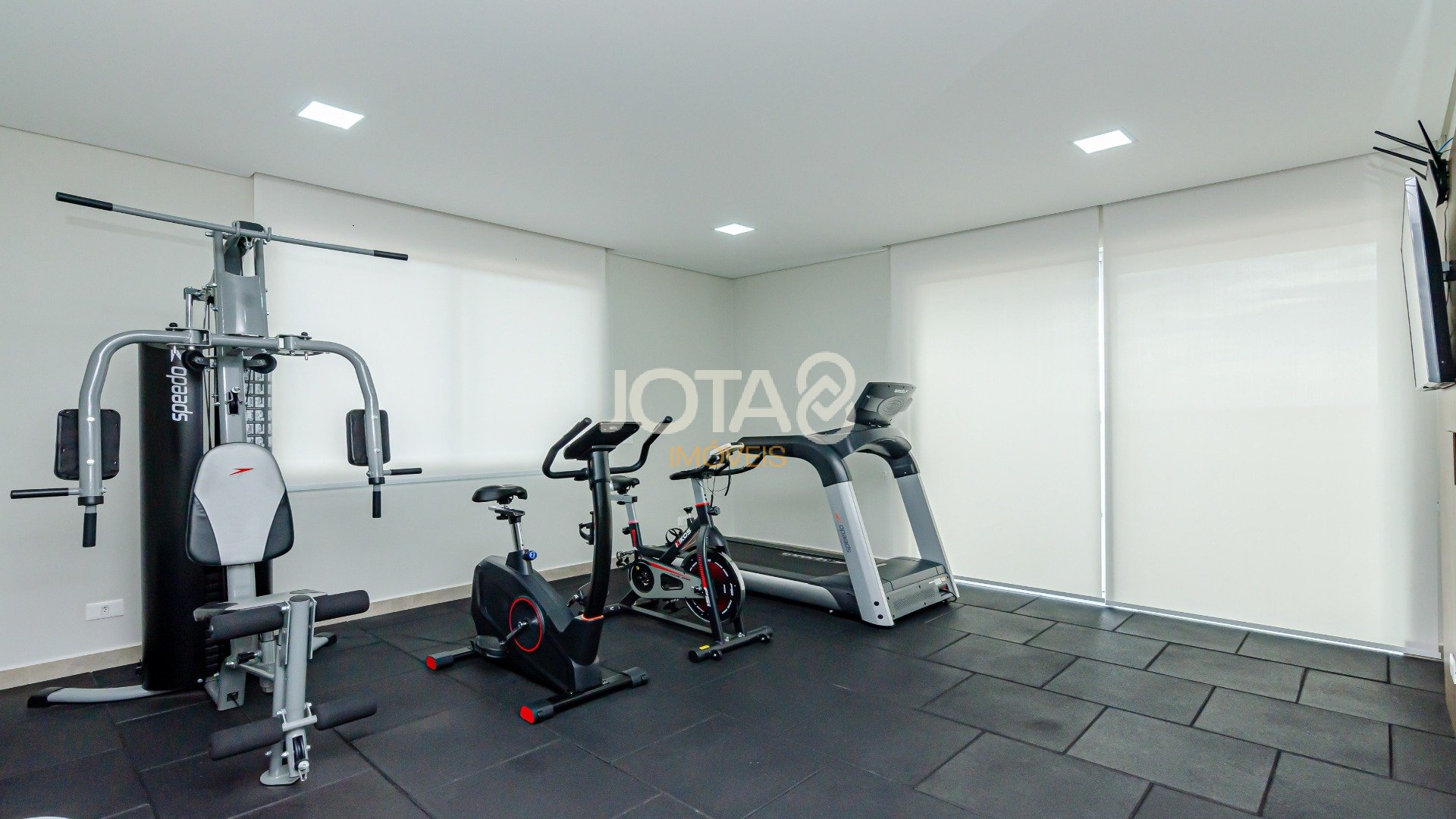 APARTAMENTO 3 SUÍTES E 3 VAGAS - PORTEIRA FECHADA