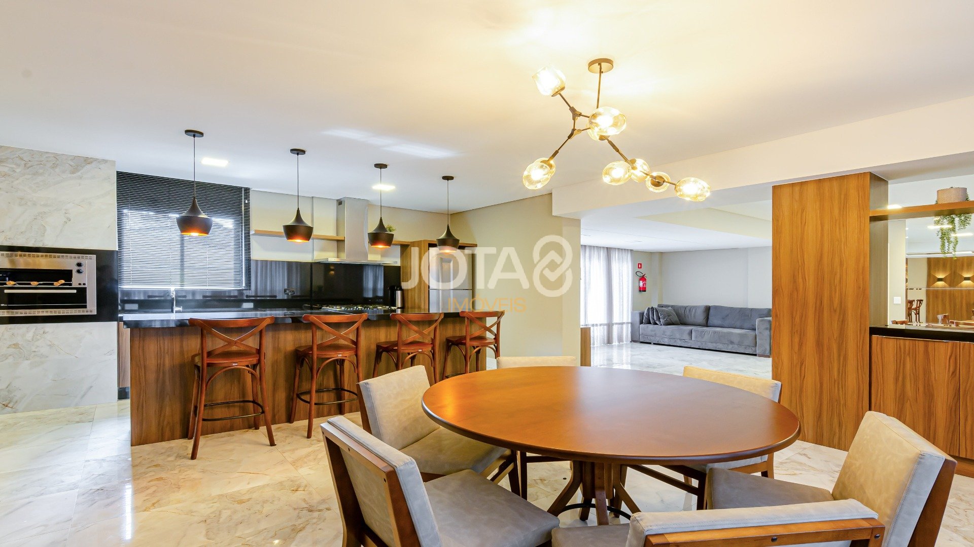 APARTAMENTO 3 SUÍTES E 3 VAGAS - PORTEIRA FECHADA