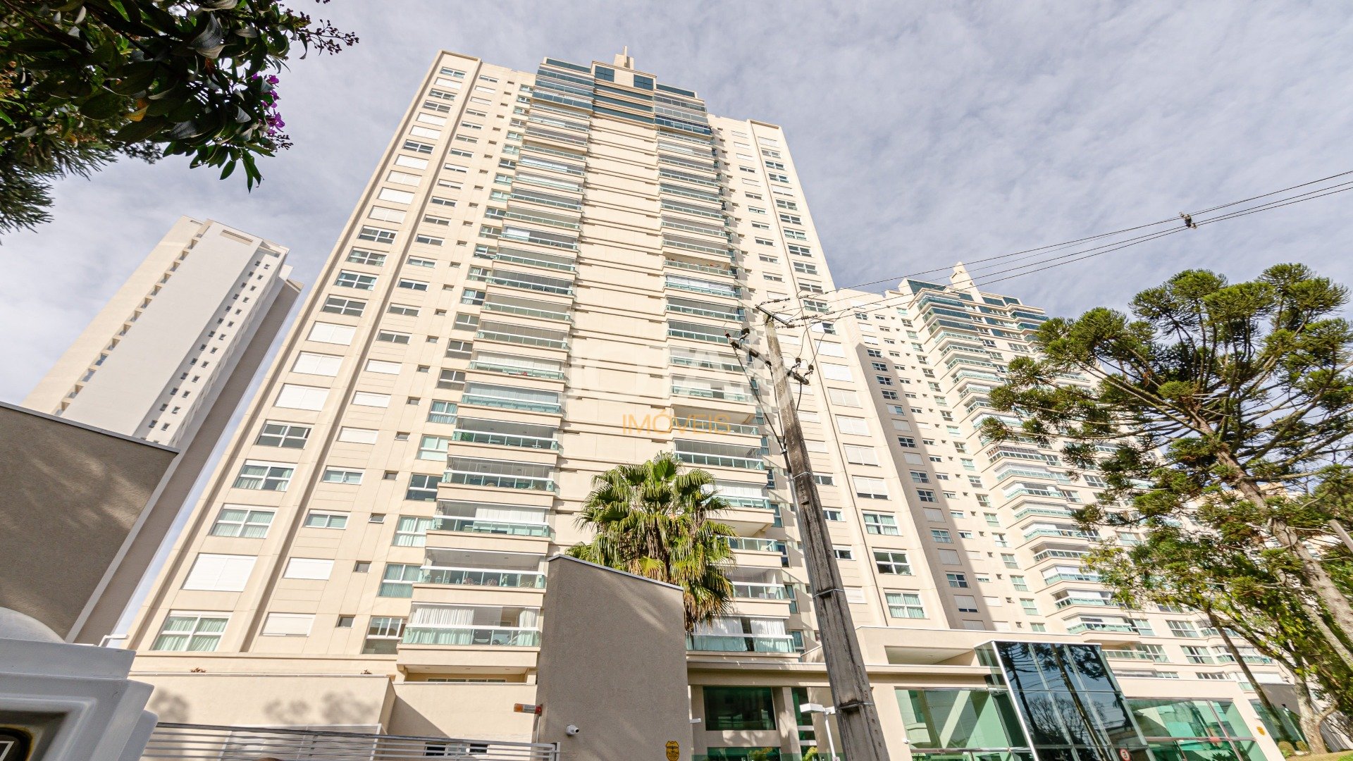 MARAVILHO APARTAMENTO COM 4 SUÍTES MOBILIADO NO ECOVILLE