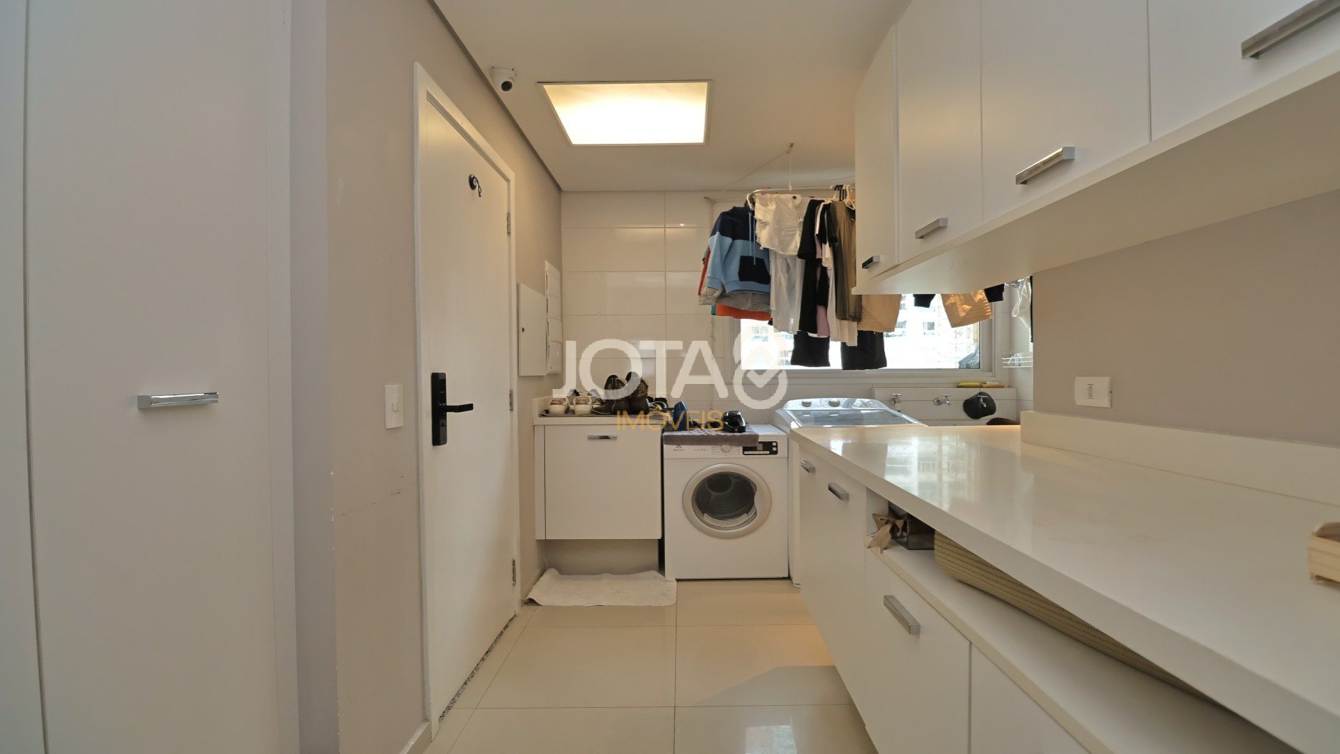 MARAVILHO APARTAMENTO COM 4 SUÍTES MOBILIADO NO ECOVILLE