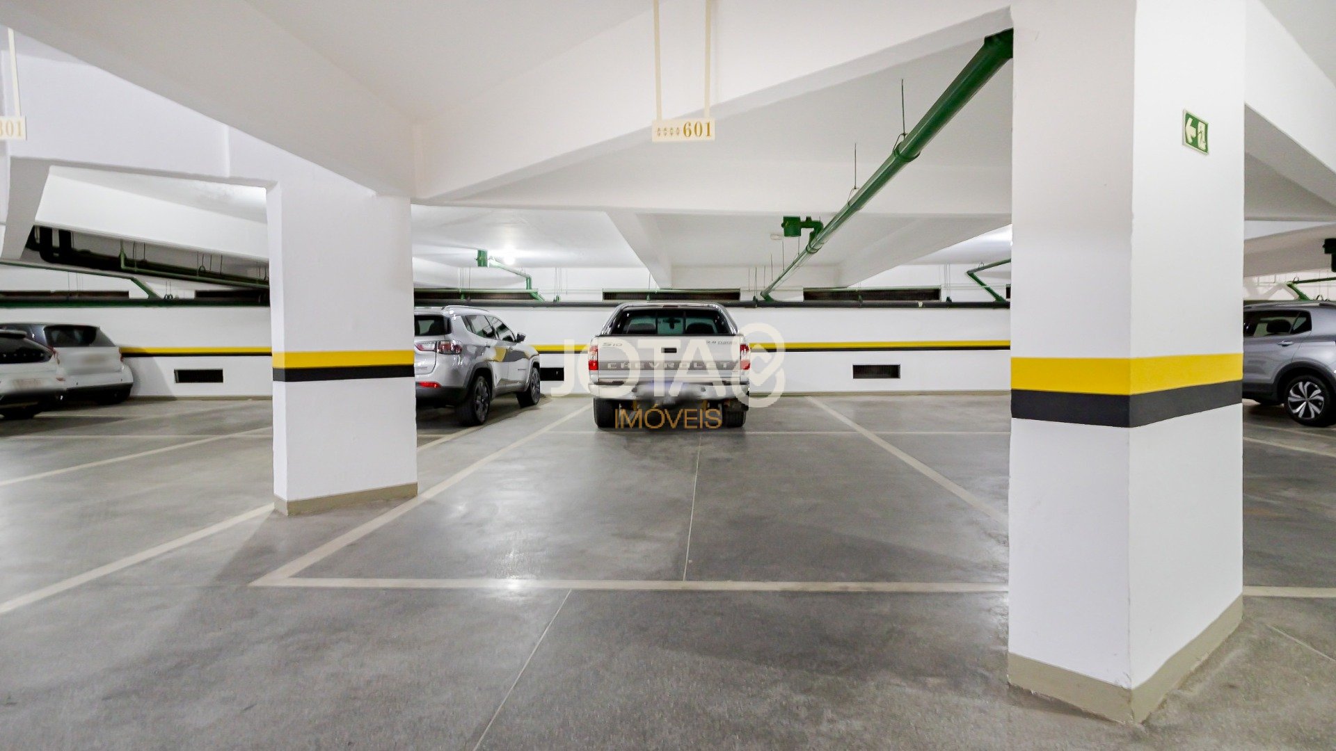 APARTAMENTO COM 4 QUARTOS NO BATEL