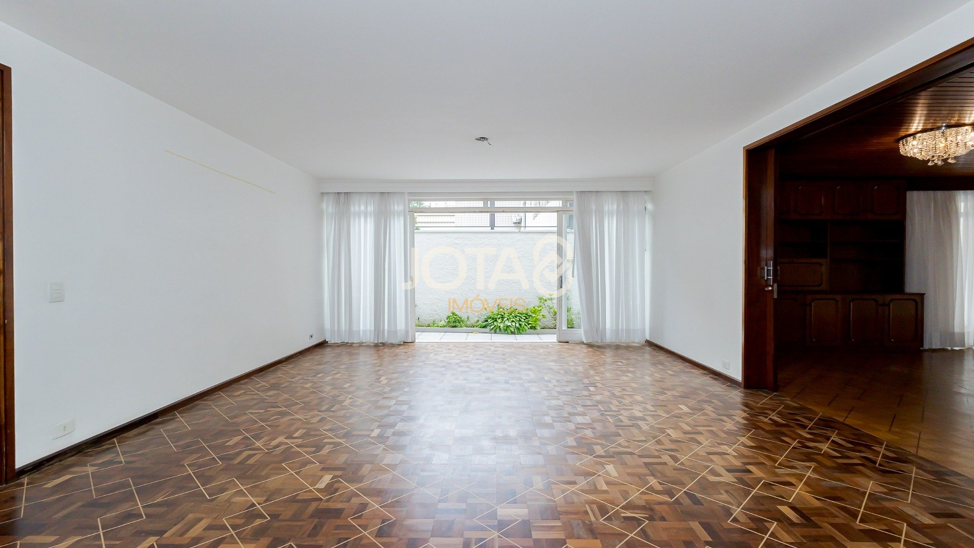 CASA COMERCIAL PERFEITA PARA O SEU NEGÓCIO - J8