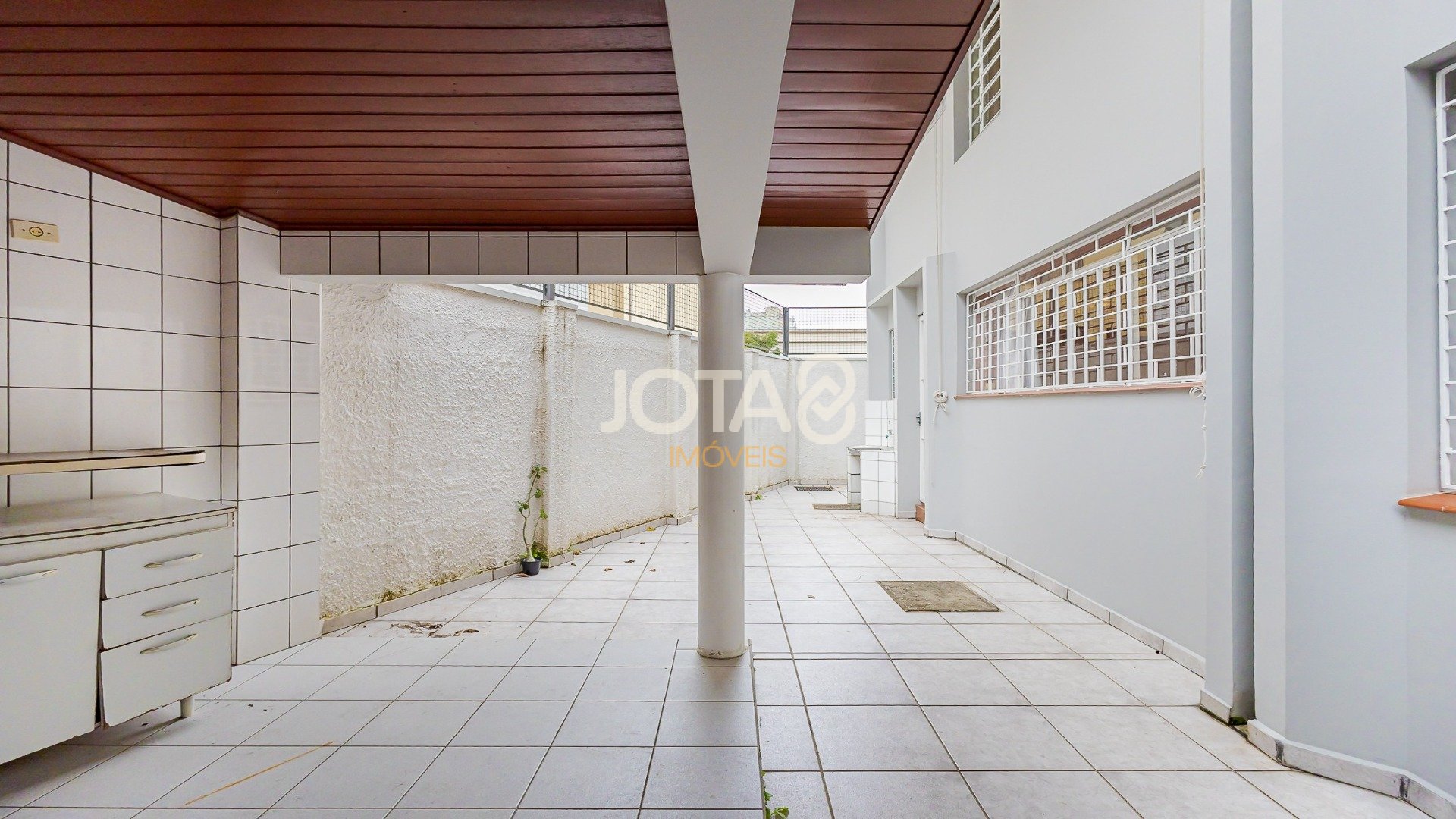 CASA COMERCIAL PERFEITA PARA O SEU NEGÓCIO - J8
