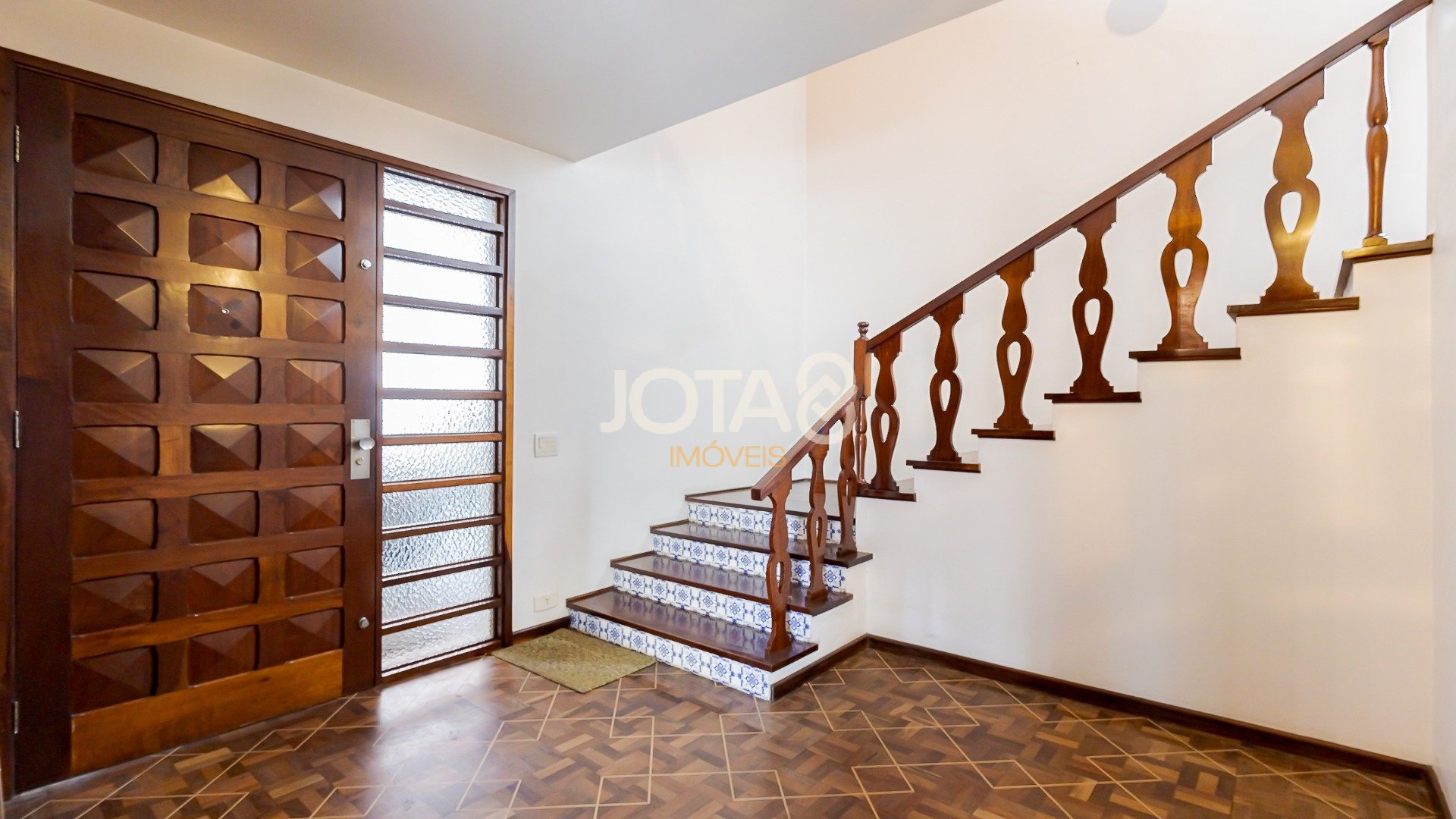CASA COMERCIAL PERFEITA PARA O SEU NEGÓCIO - J8