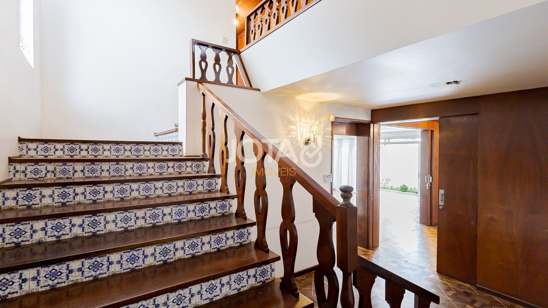CASA COMERCIAL PERFEITA PARA O SEU NEGÓCIO - J8