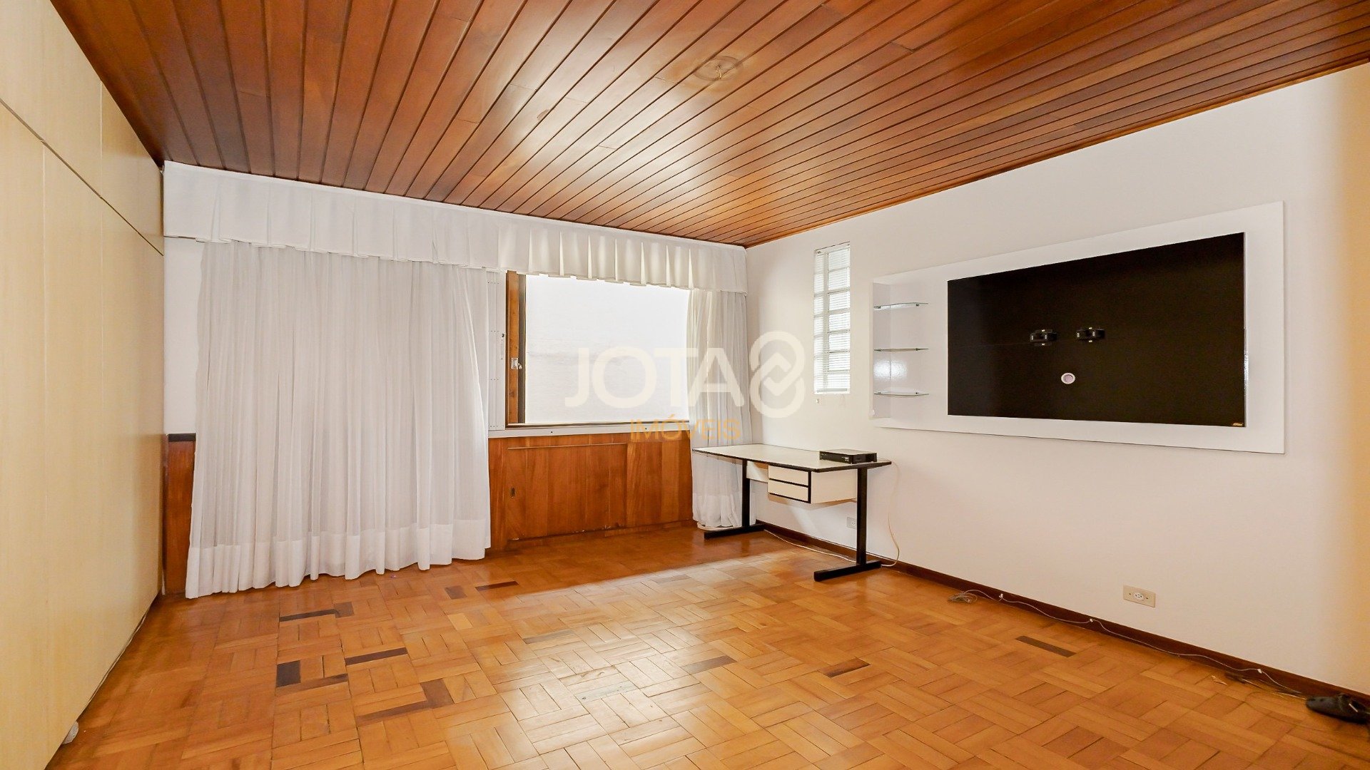CASA COMERCIAL PERFEITA PARA O SEU NEGÓCIO - J8