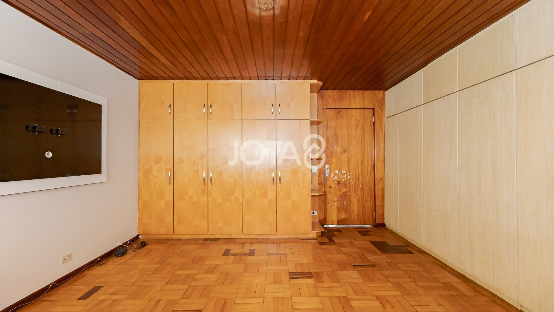 CASA COMERCIAL PERFEITA PARA O SEU NEGÓCIO - J8