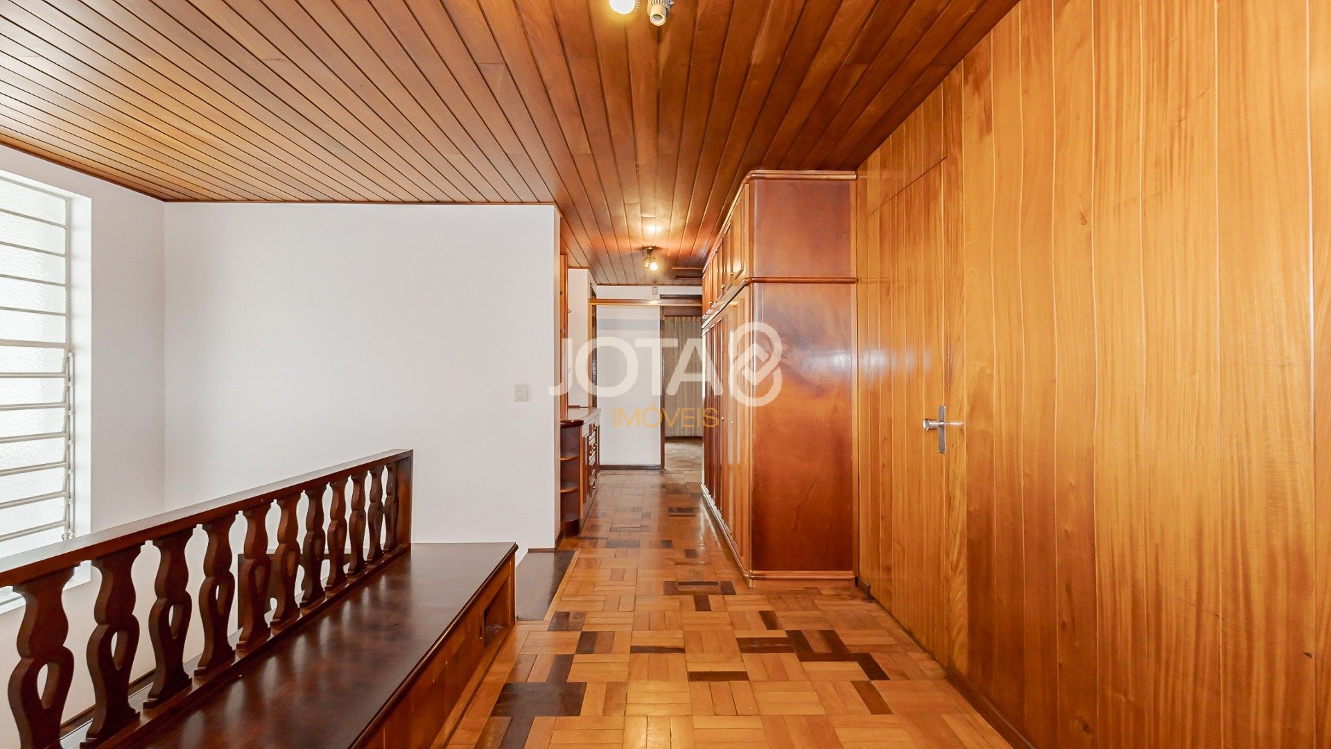 CASA COMERCIAL PERFEITA PARA O SEU NEGÓCIO - J8