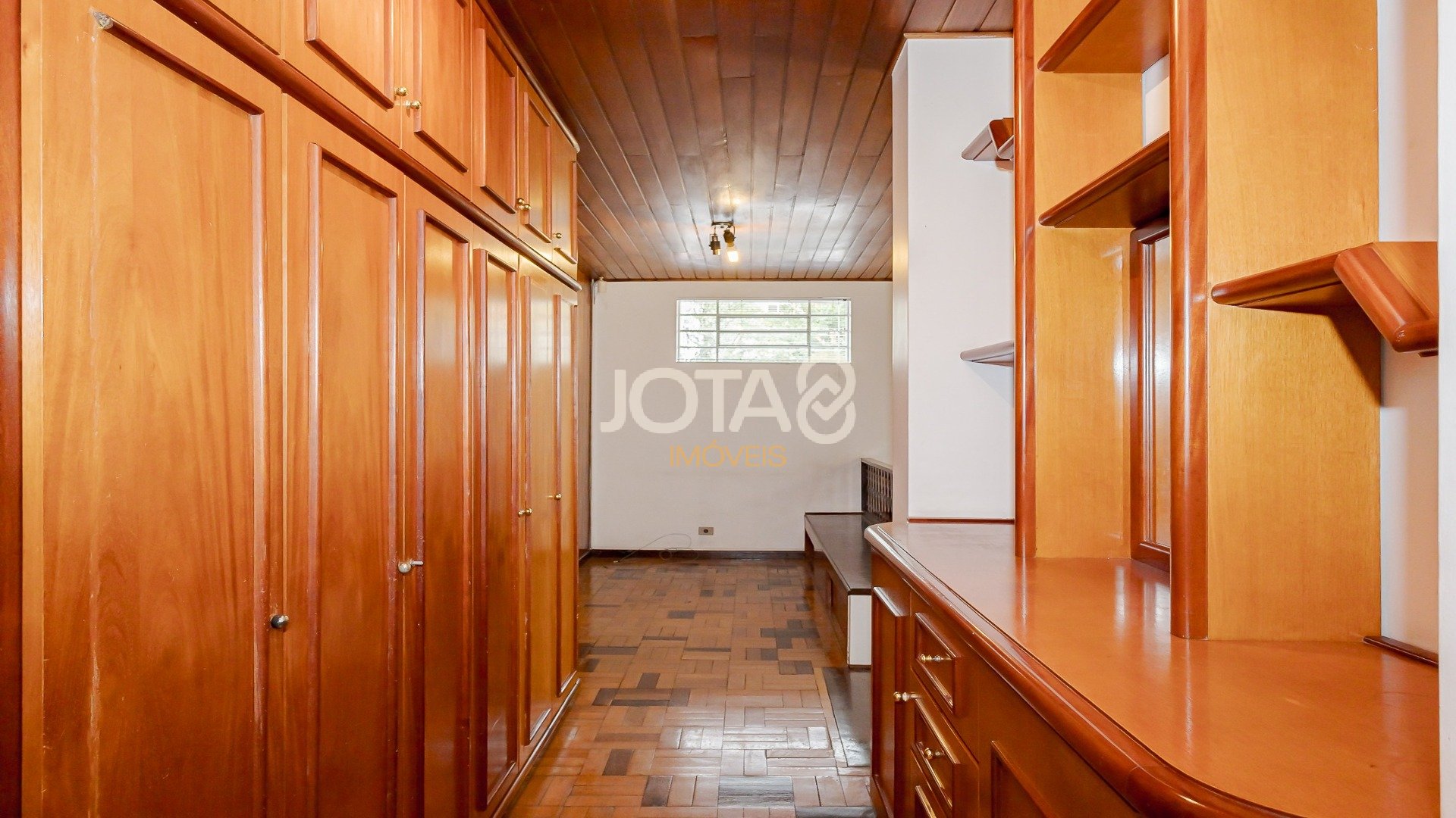 CASA COMERCIAL PERFEITA PARA O SEU NEGÓCIO - J8