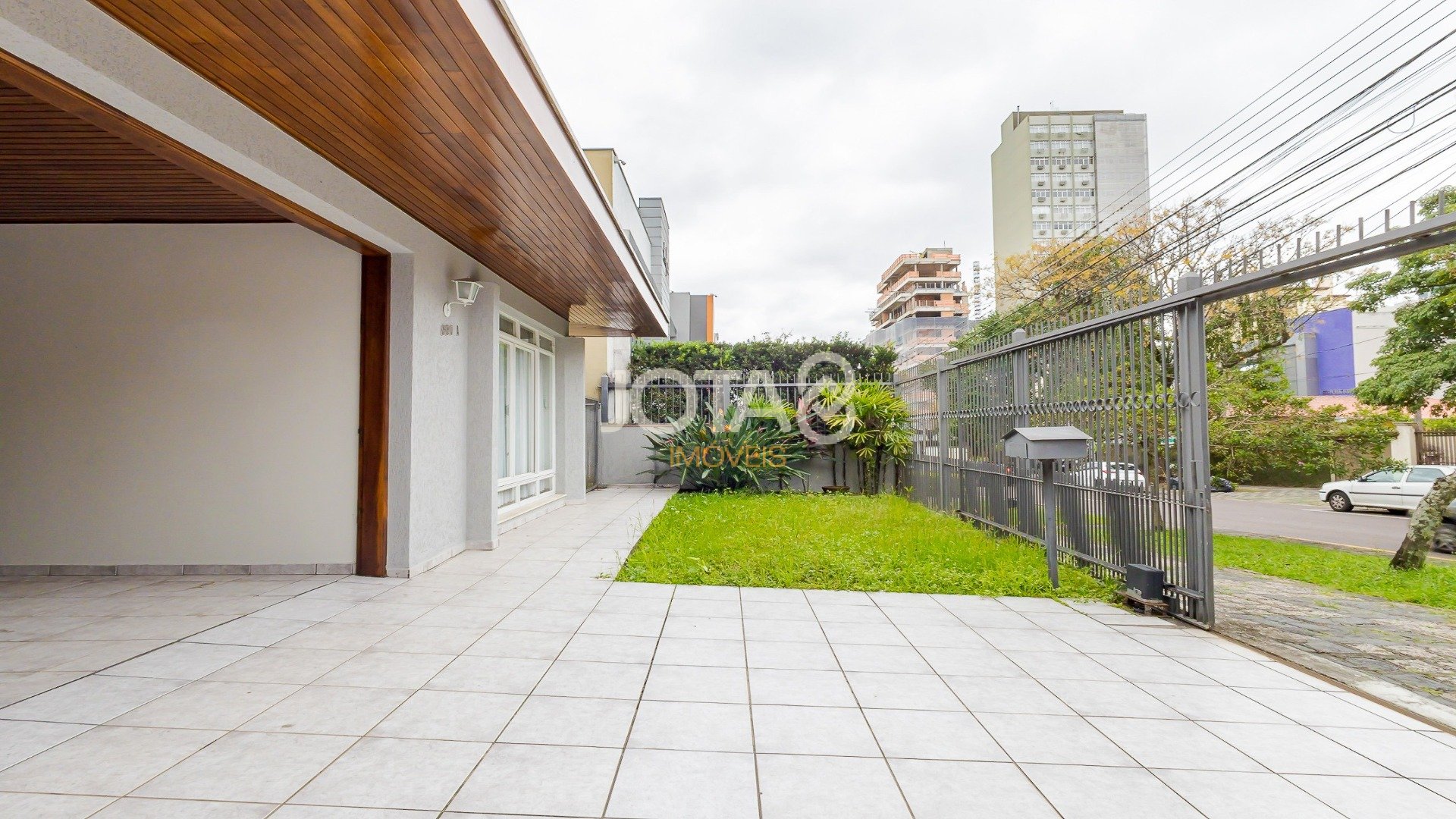 CASA COMERCIAL PERFEITA PARA O SEU NEGÓCIO - J8