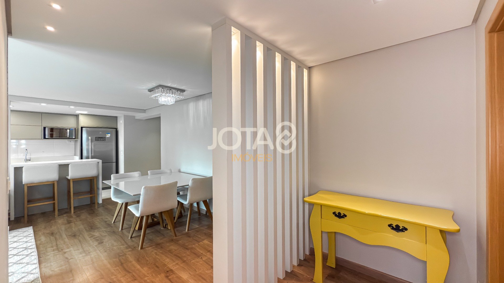 APARTAMENTO COM 2 DORMITÓRIOS E 1 VAGA NO ECOVILLE