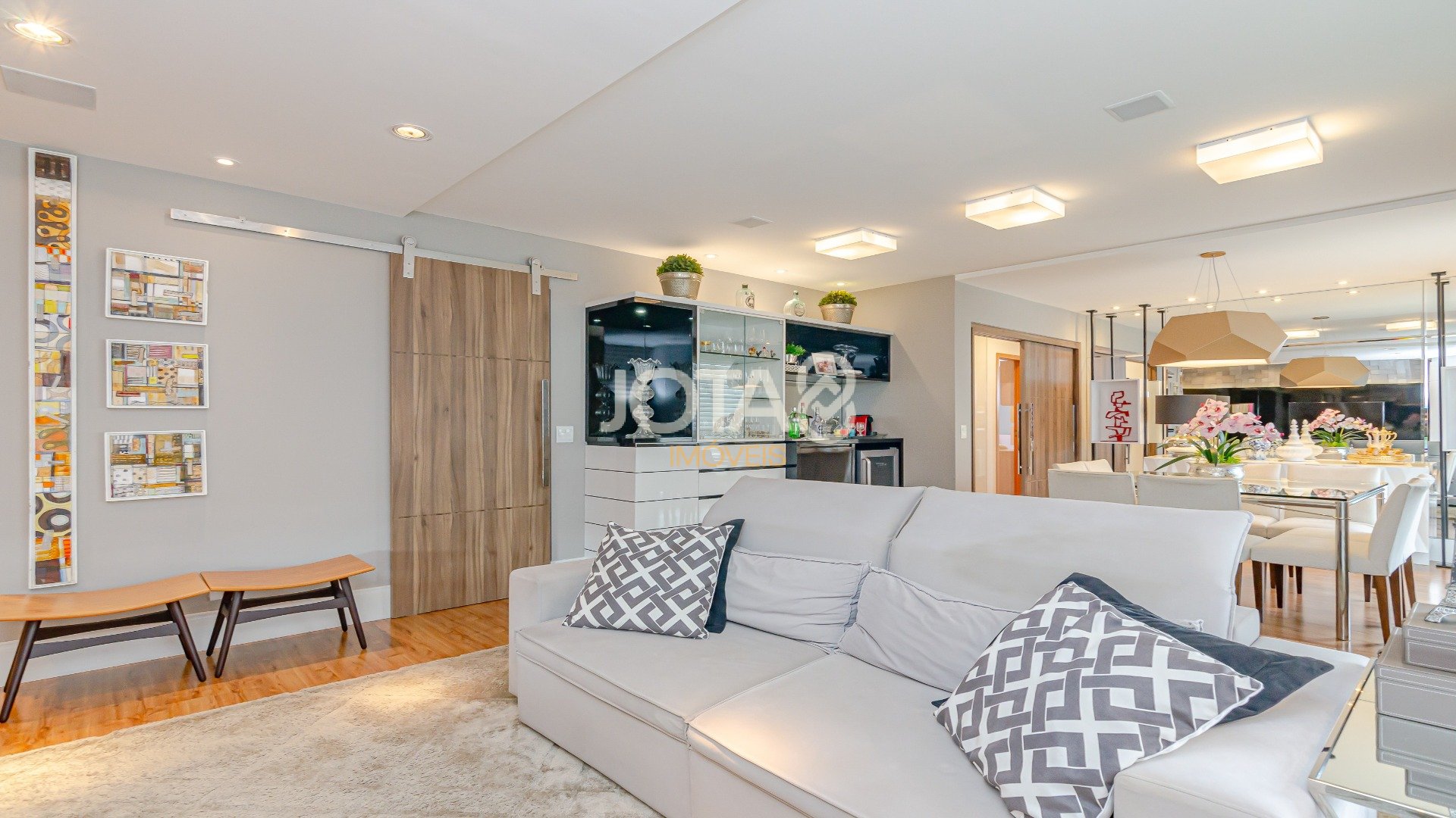 APARTAMENTO COM 3 SUÍTES E 4 VAGAS NO ECOVILLE