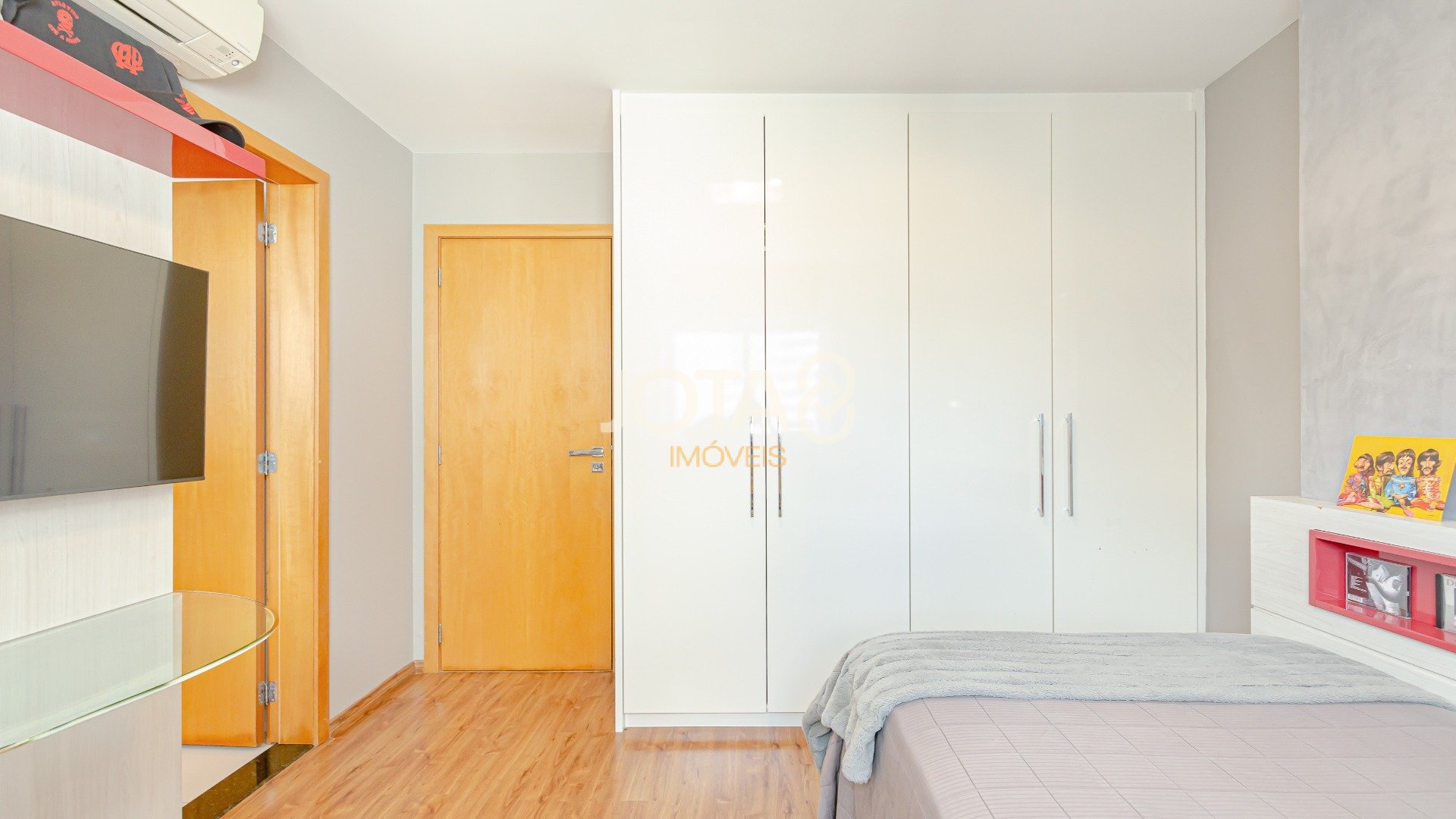 APARTAMENTO COM 3 SUÍTES E 4 VAGAS NO ECOVILLE