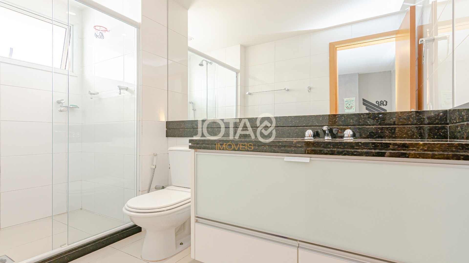 APARTAMENTO COM 3 SUÍTES E 4 VAGAS NO ECOVILLE