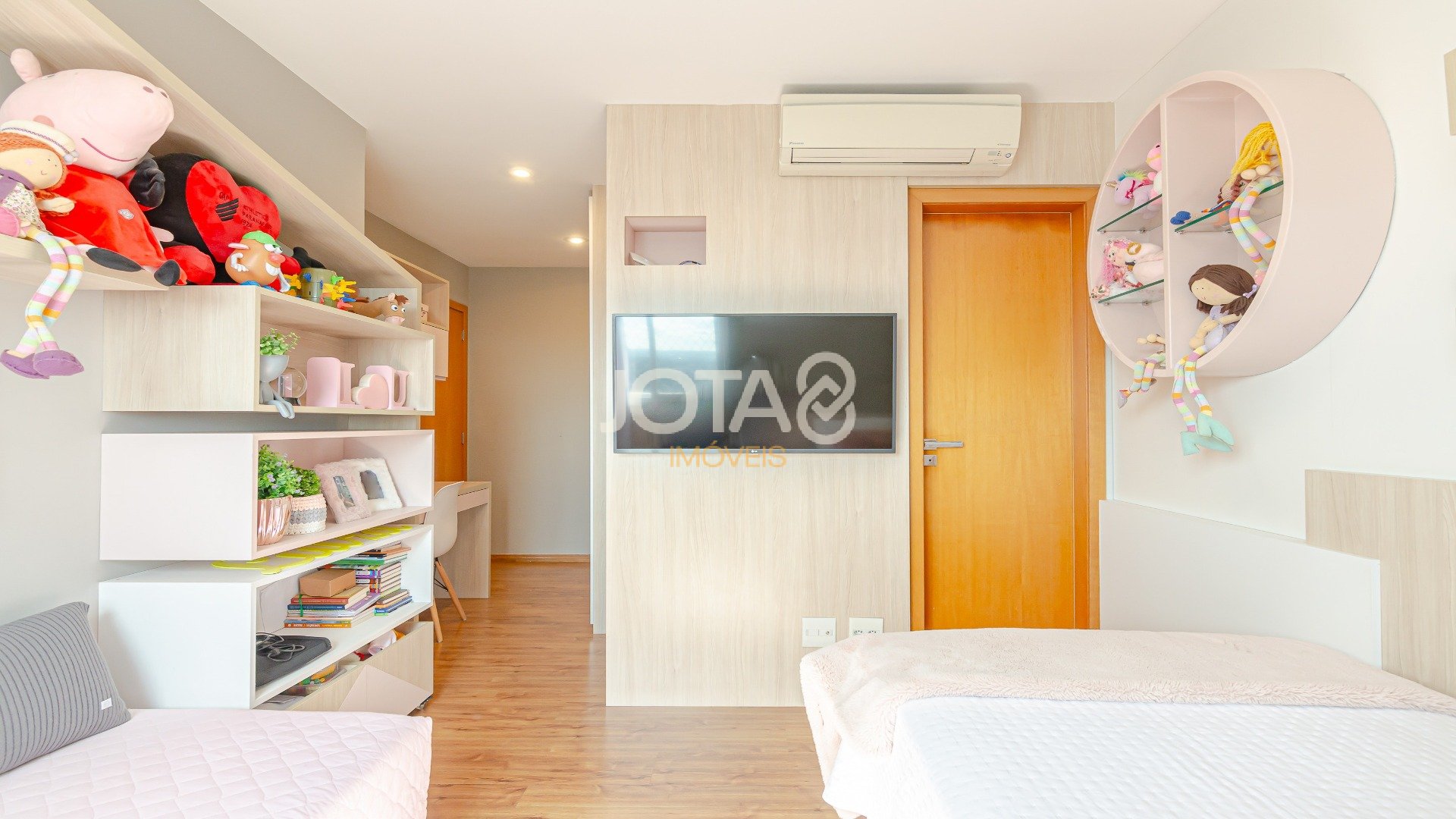 APARTAMENTO COM 3 SUÍTES E 4 VAGAS NO ECOVILLE