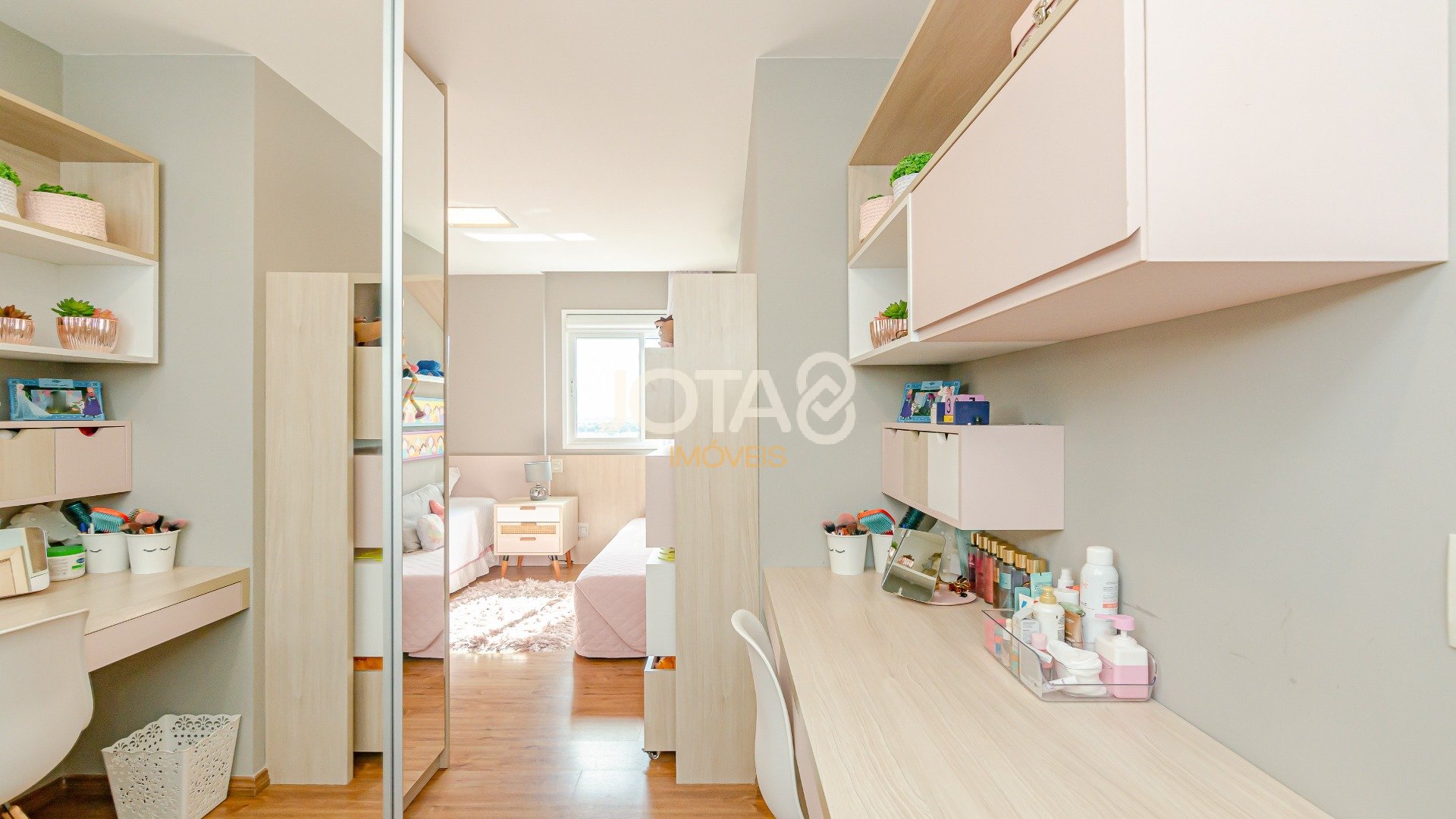 APARTAMENTO COM 3 SUÍTES E 4 VAGAS NO ECOVILLE