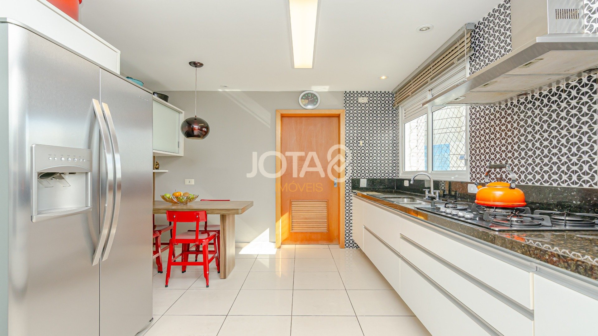 APARTAMENTO COM 3 SUÍTES E 4 VAGAS NO ECOVILLE