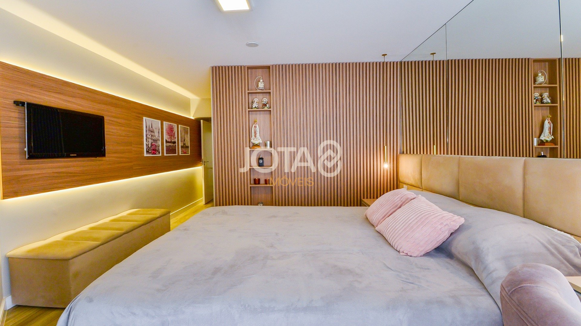 APARTAMENTO REFORMADO COM 3 QUARTOS NO CHAMPAGNAT