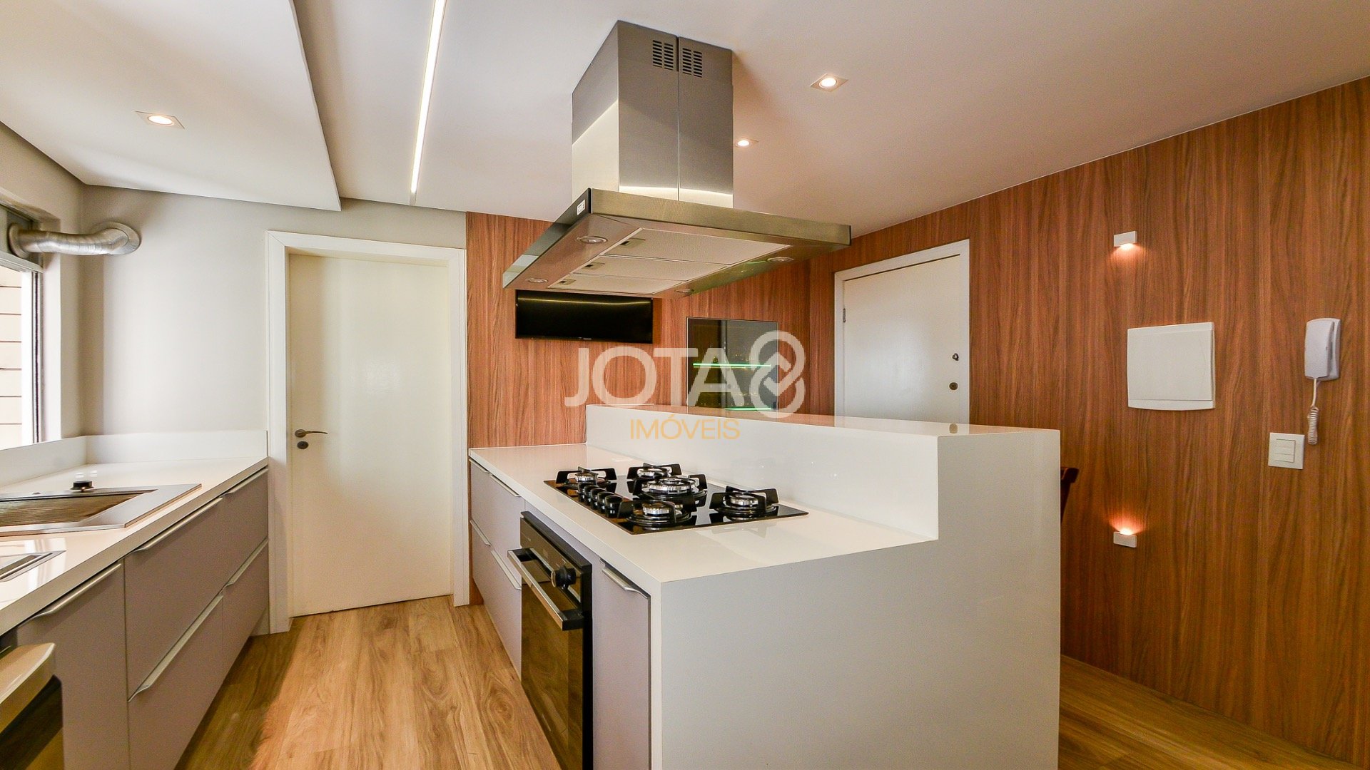APARTAMENTO REFORMADO COM 3 QUARTOS NO CHAMPAGNAT