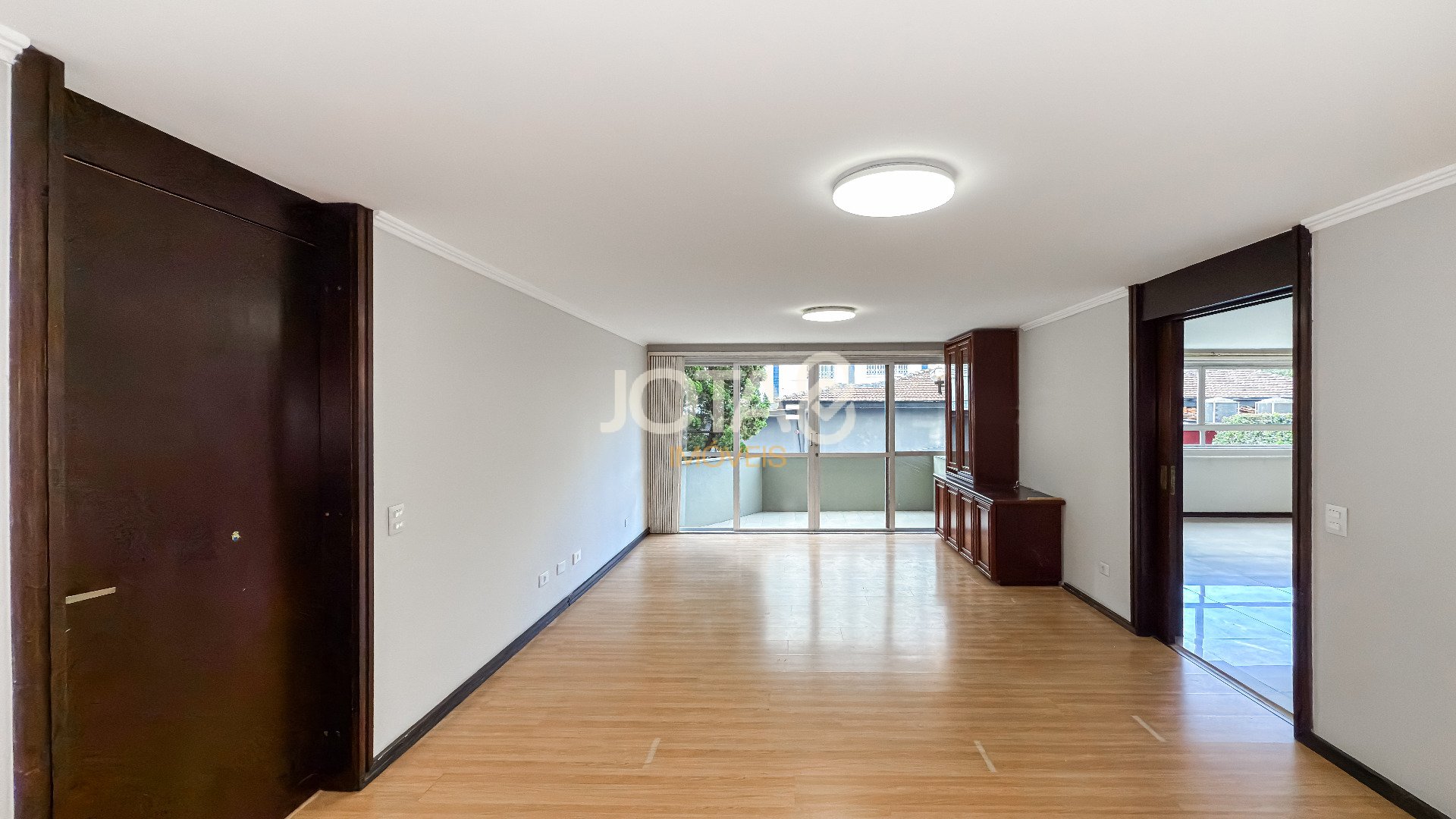 APARTAMENTO AMPLO COM 4 QUARTOS PARA RETROFIT NO SEMINÁRIO