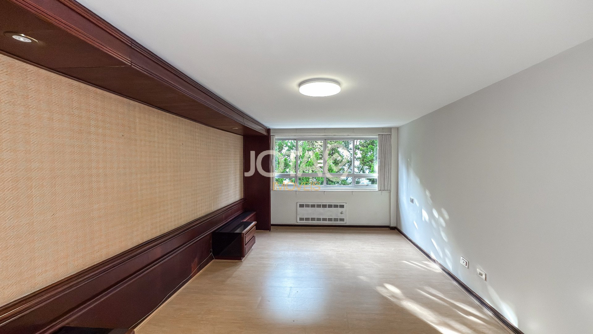 APARTAMENTO AMPLO COM 4 QUARTOS PARA RETROFIT NO SEMINÁRIO