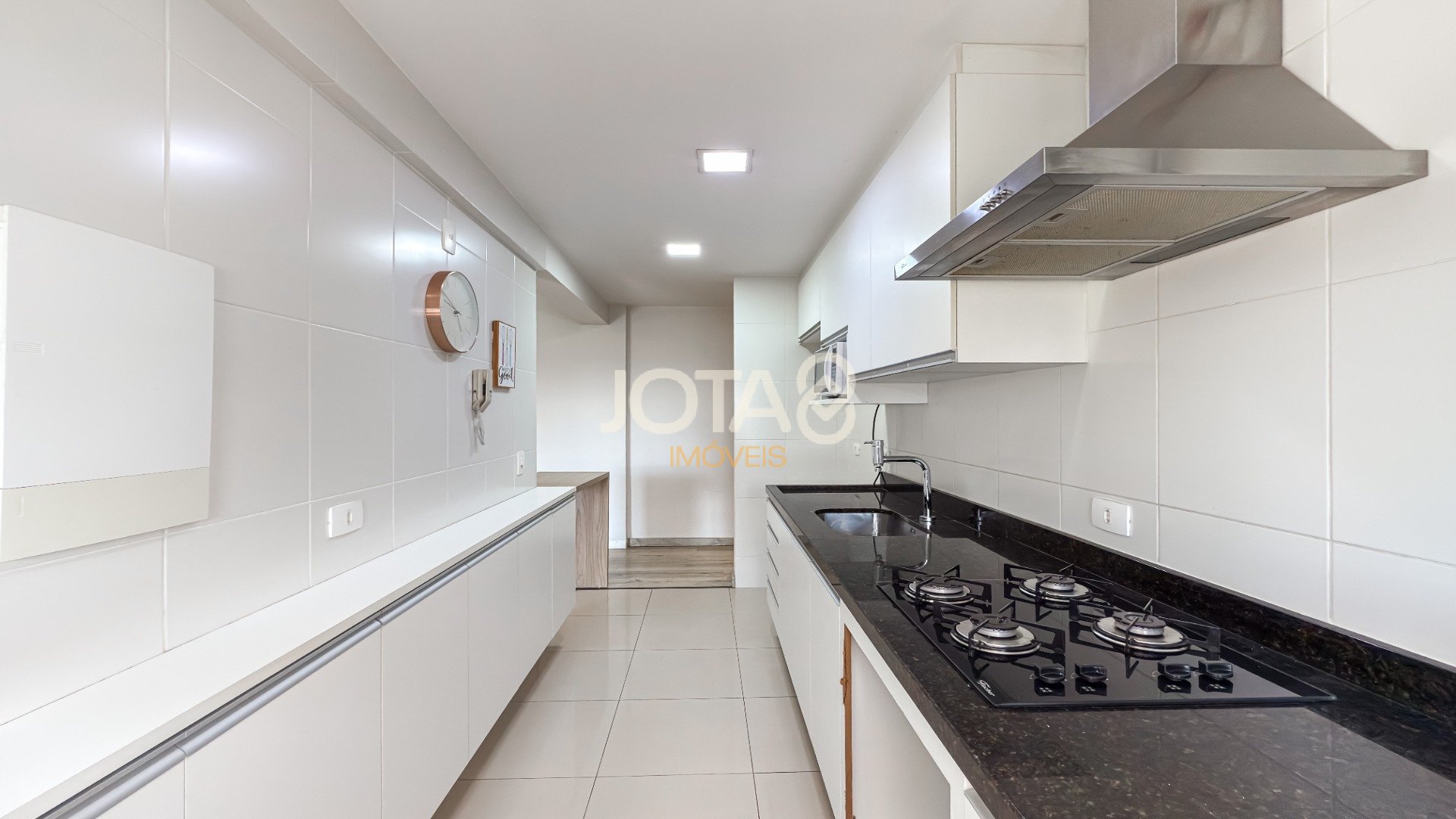 APARTAMENTO  NO BATEL EM CONDOMINIO CLUBE !