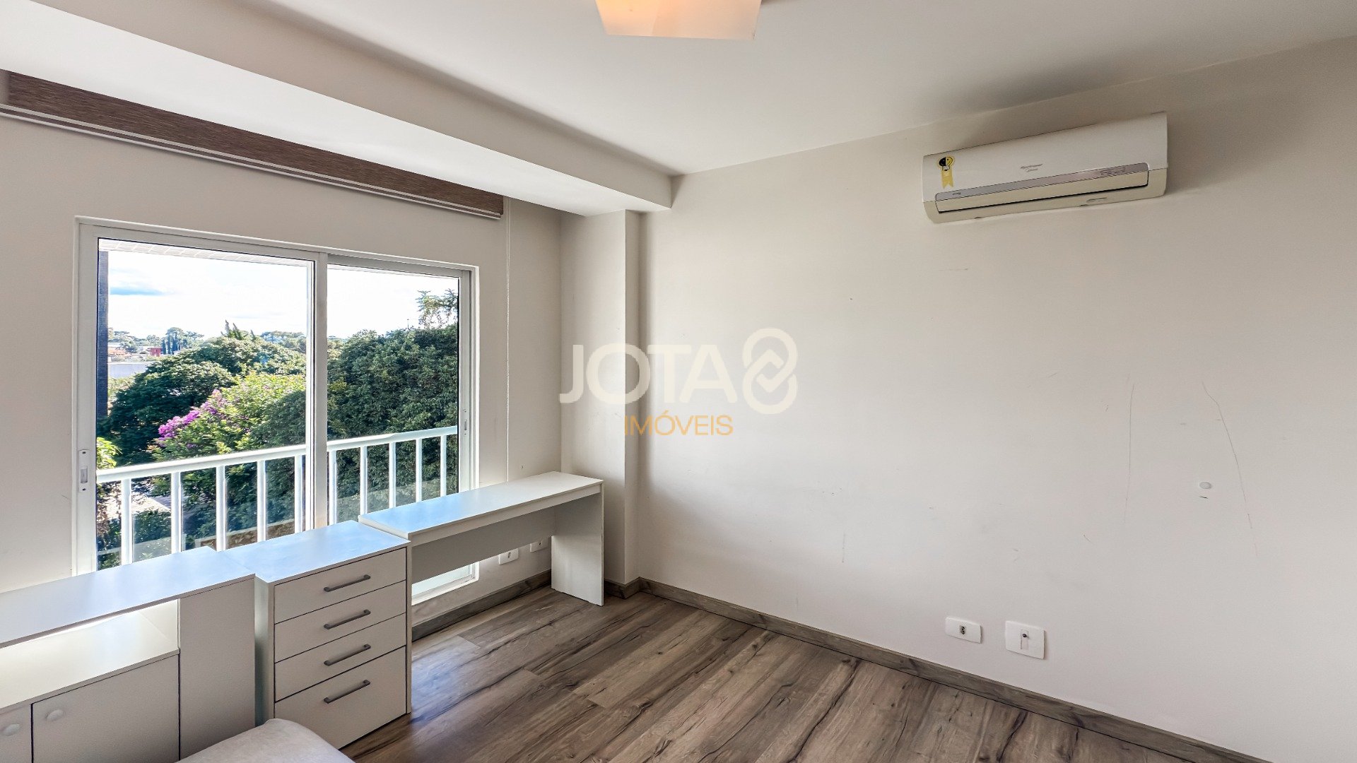 APARTAMENTO  NO BATEL EM CONDOMINIO CLUBE !