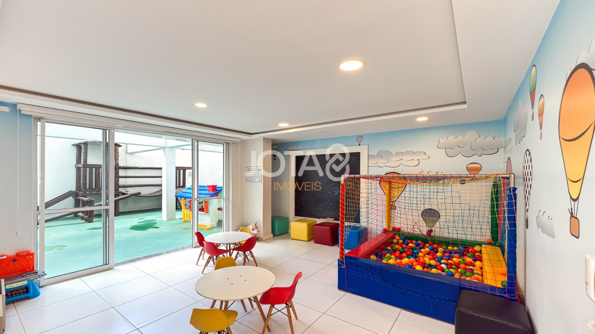APARTAMENTO  NO BATEL EM CONDOMINIO CLUBE !