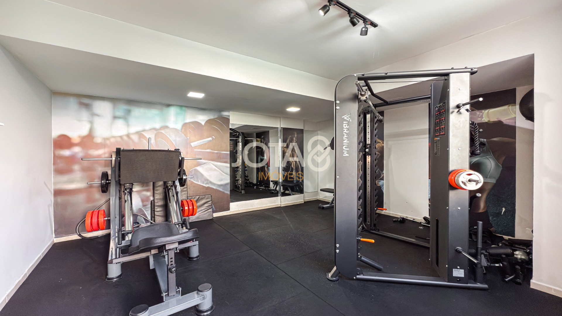 APARTAMENTO  NO BATEL EM CONDOMINIO CLUBE !