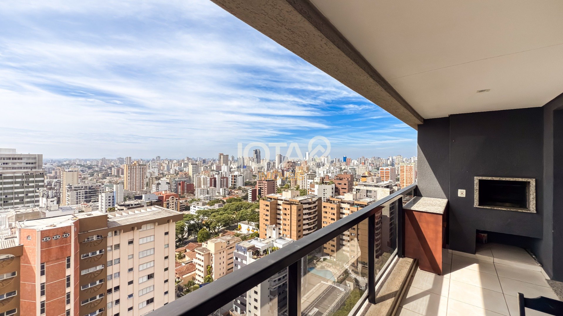 APARTAMENTO EM CONDOMINIO CLUB NO BIGORRILHO