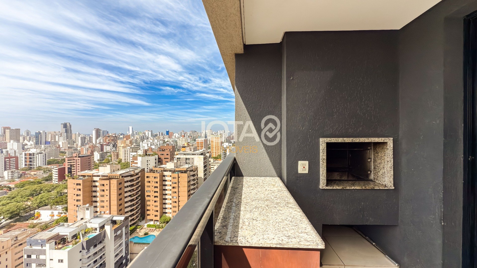 APARTAMENTO EM CONDOMINIO CLUB NO BIGORRILHO