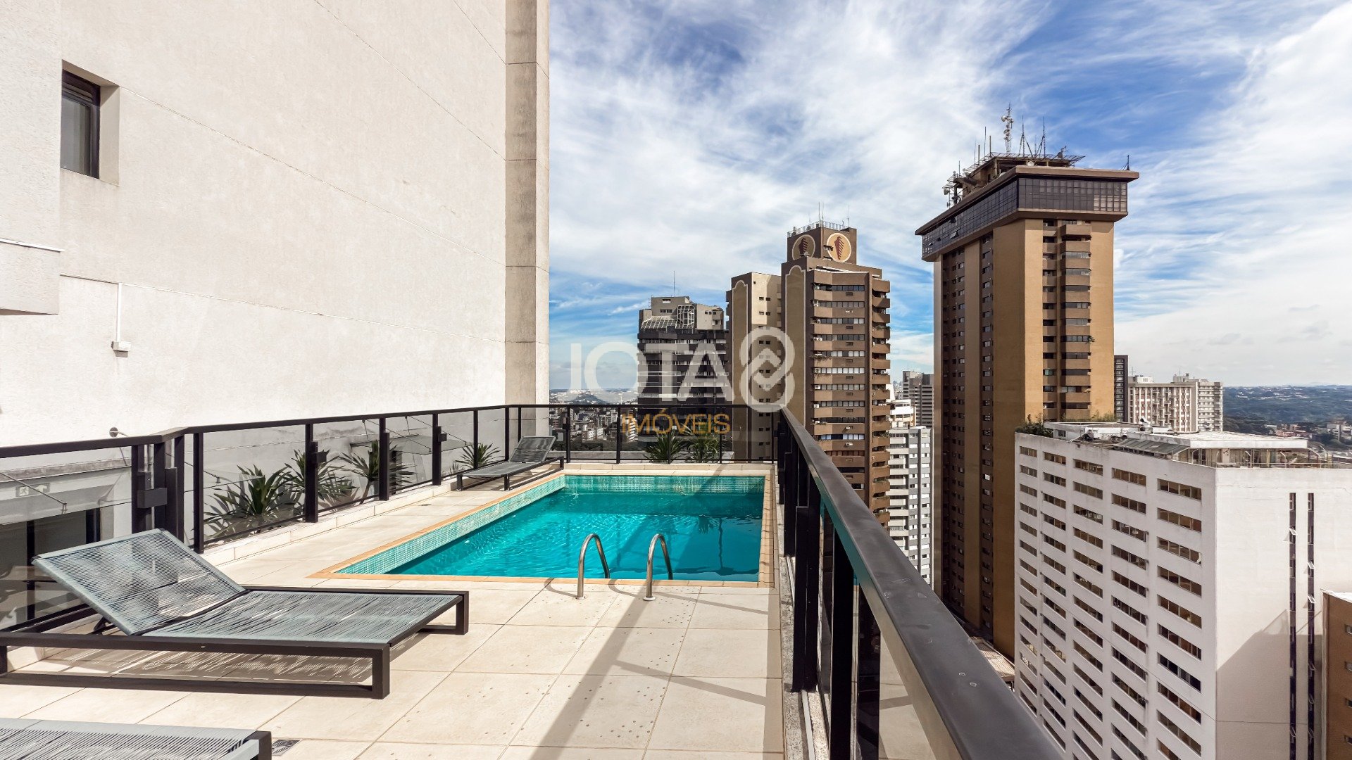 APARTAMENTO EM CONDOMINIO CLUB NO BIGORRILHO