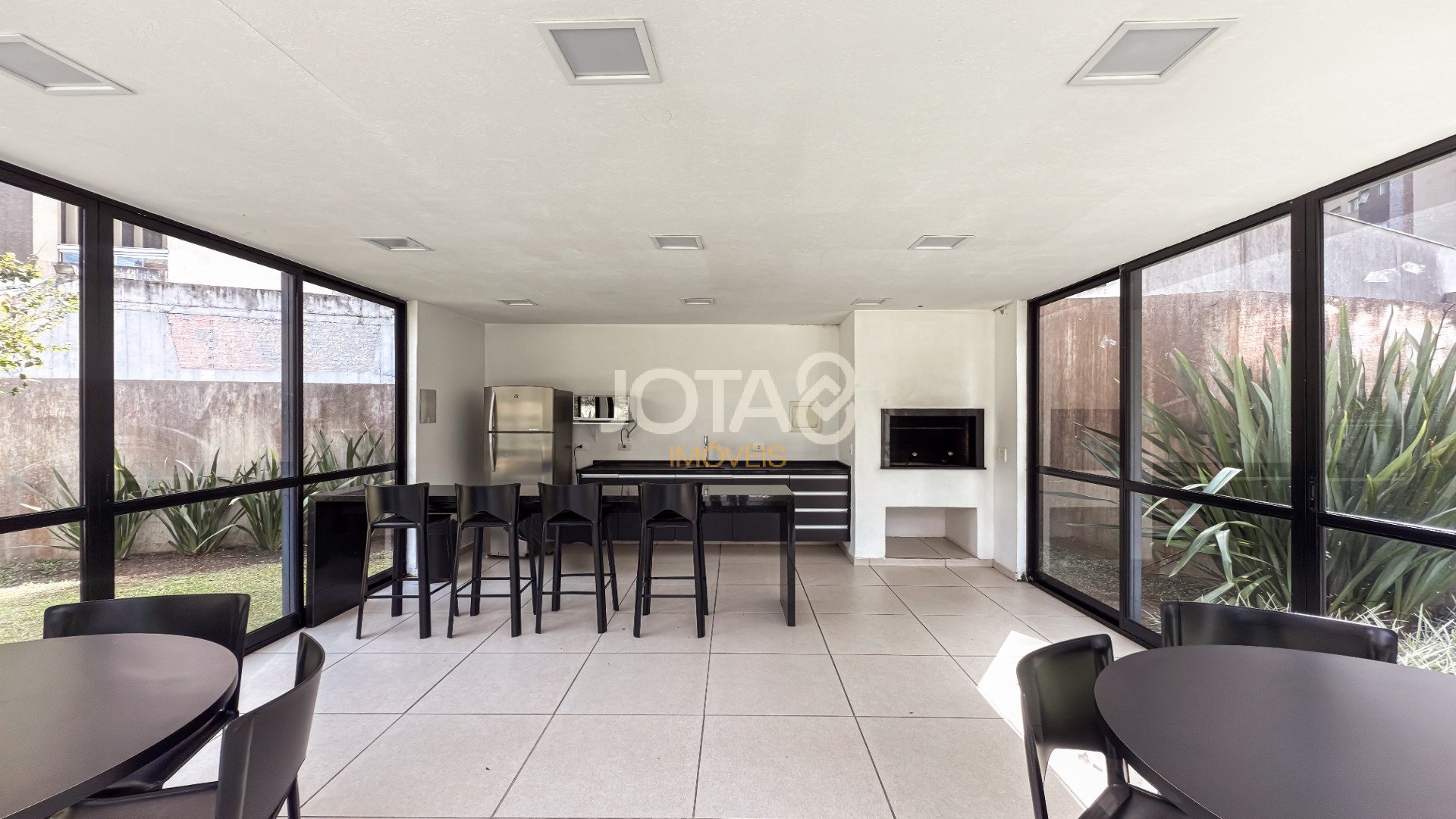 APARTAMENTO EM CONDOMINIO CLUB NO BIGORRILHO