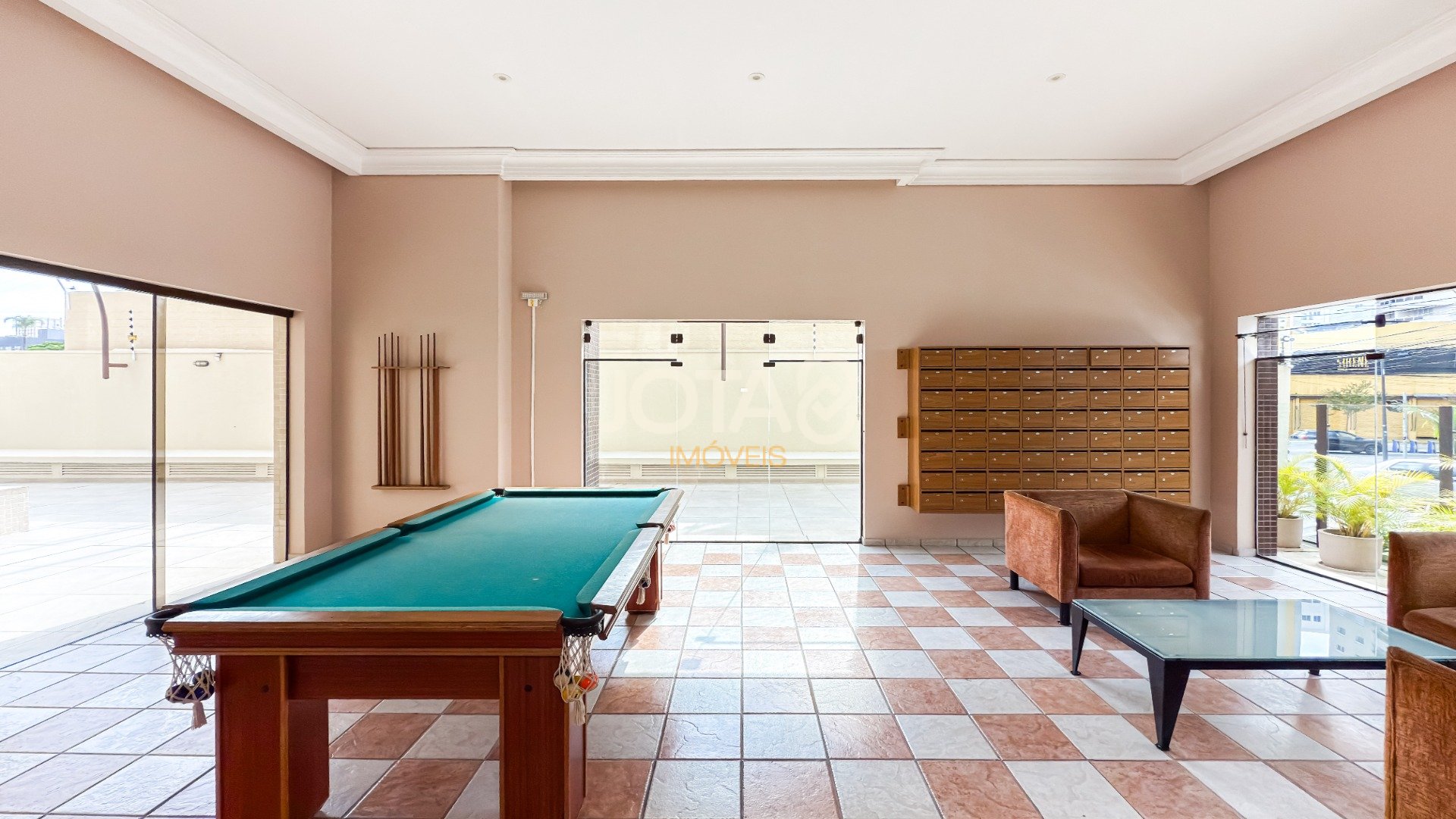 APARTAMENTO DE 70M² COM 2 QUARTOS (1 SUÍTE) NO BATEL