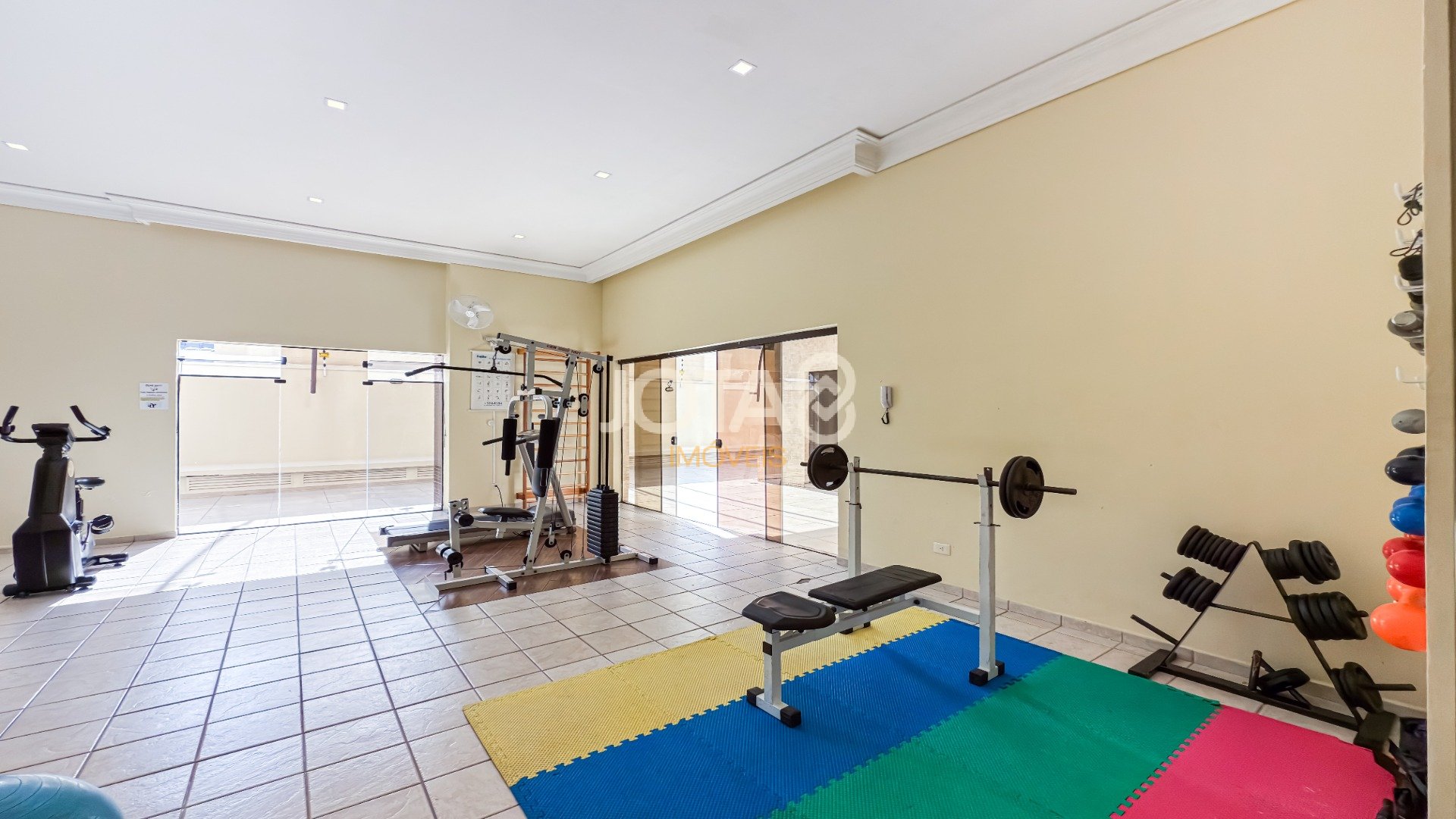APARTAMENTO DE 70M² COM 2 QUARTOS (1 SUÍTE) NO BATEL