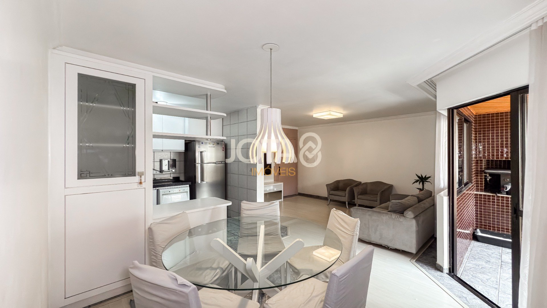 APARTAMENTO DE 70M² COM 2 QUARTOS (1 SUÍTE) NO BATEL
