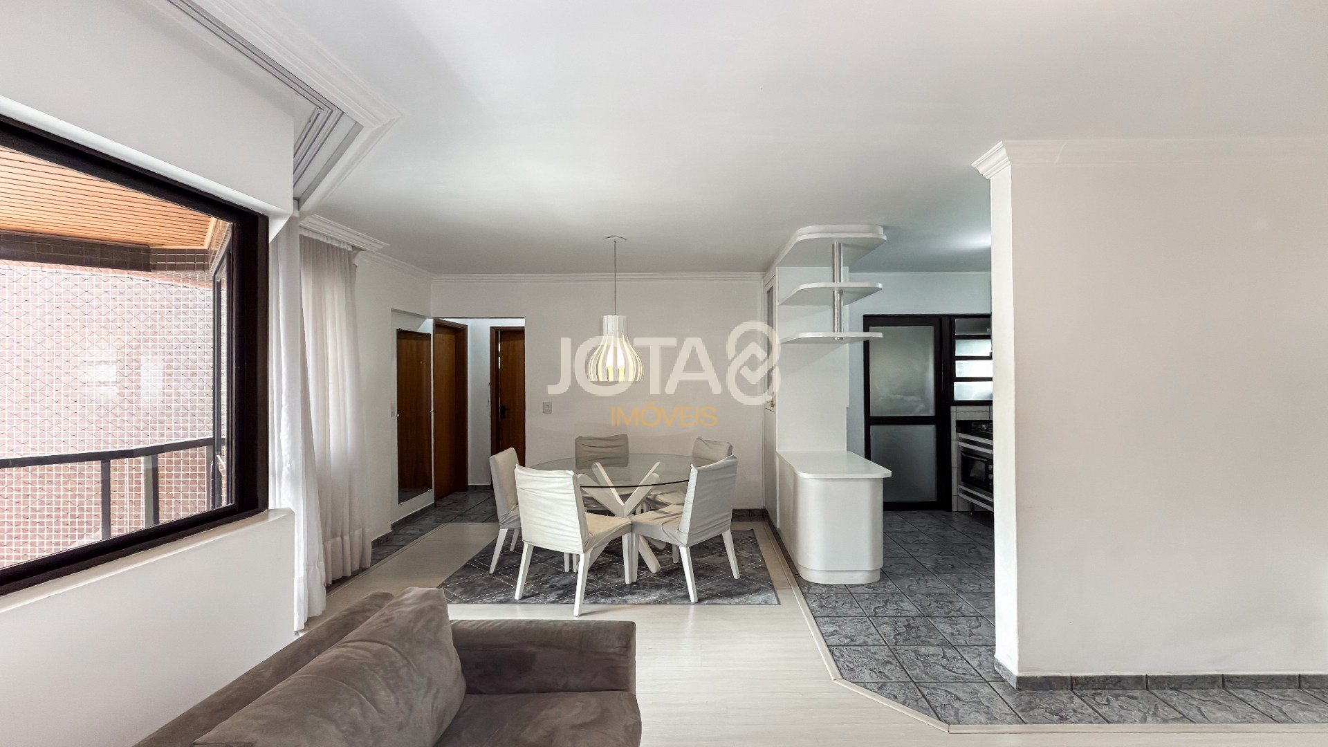 APARTAMENTO DE 70M² COM 2 QUARTOS (1 SUÍTE) NO BATEL