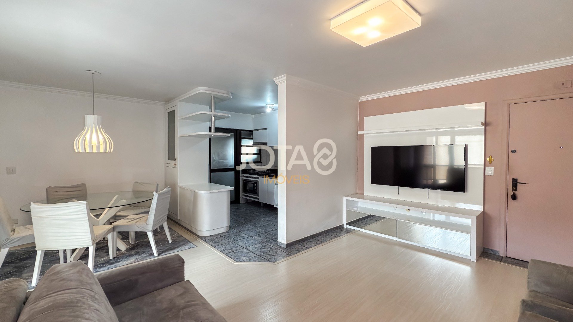 APARTAMENTO DE 70M² COM 2 QUARTOS (1 SUÍTE) NO BATEL