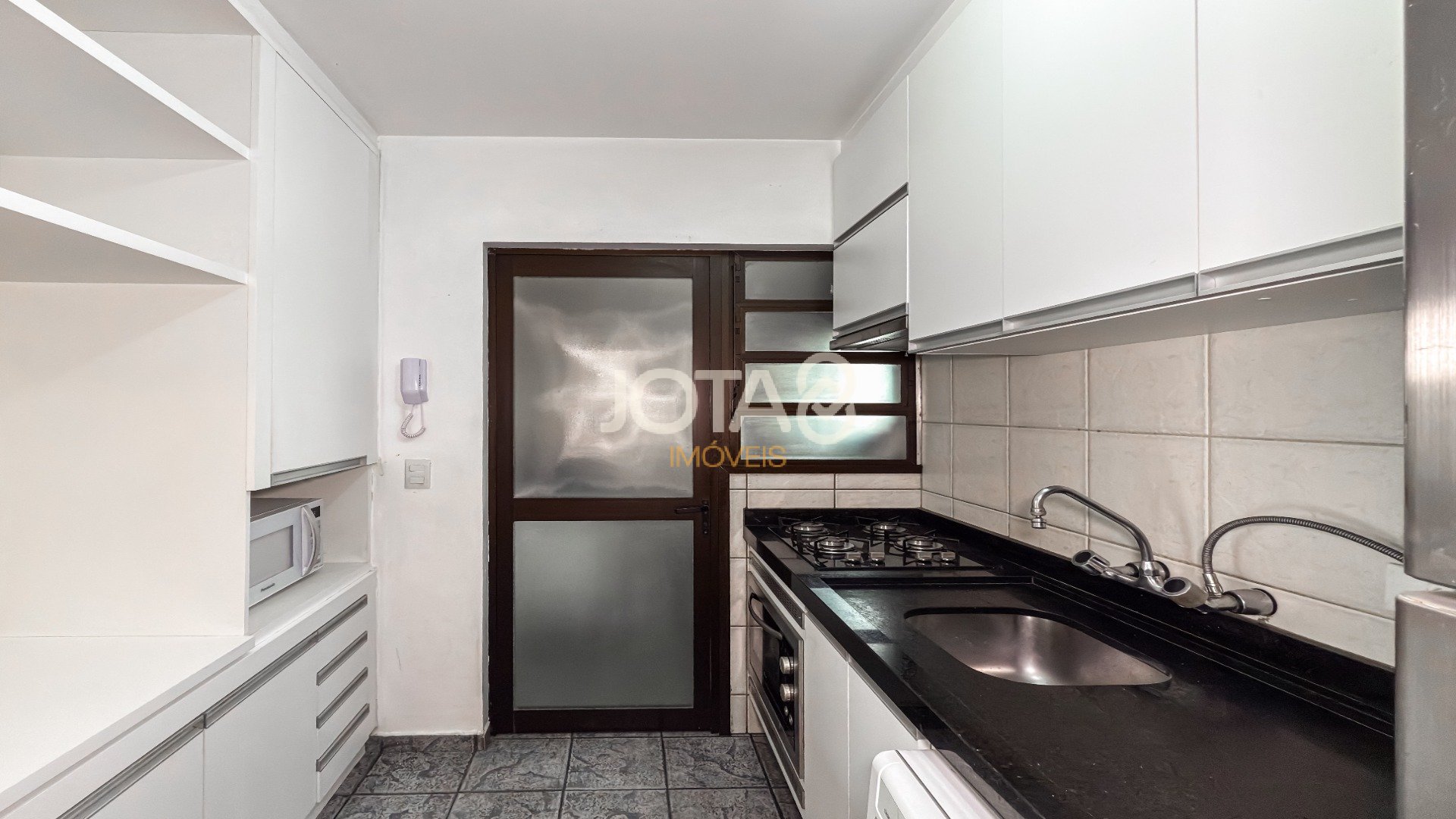 APARTAMENTO DE 70M² COM 2 QUARTOS (1 SUÍTE) NO BATEL