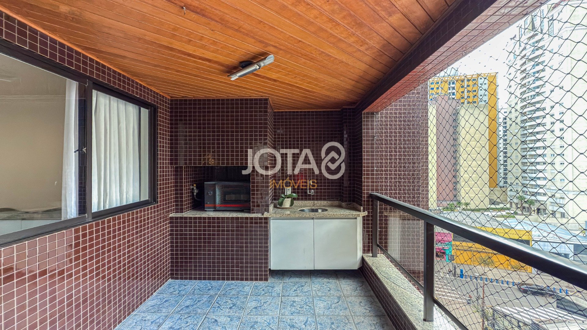 APARTAMENTO DE 70M² COM 2 QUARTOS (1 SUÍTE) NO BATEL