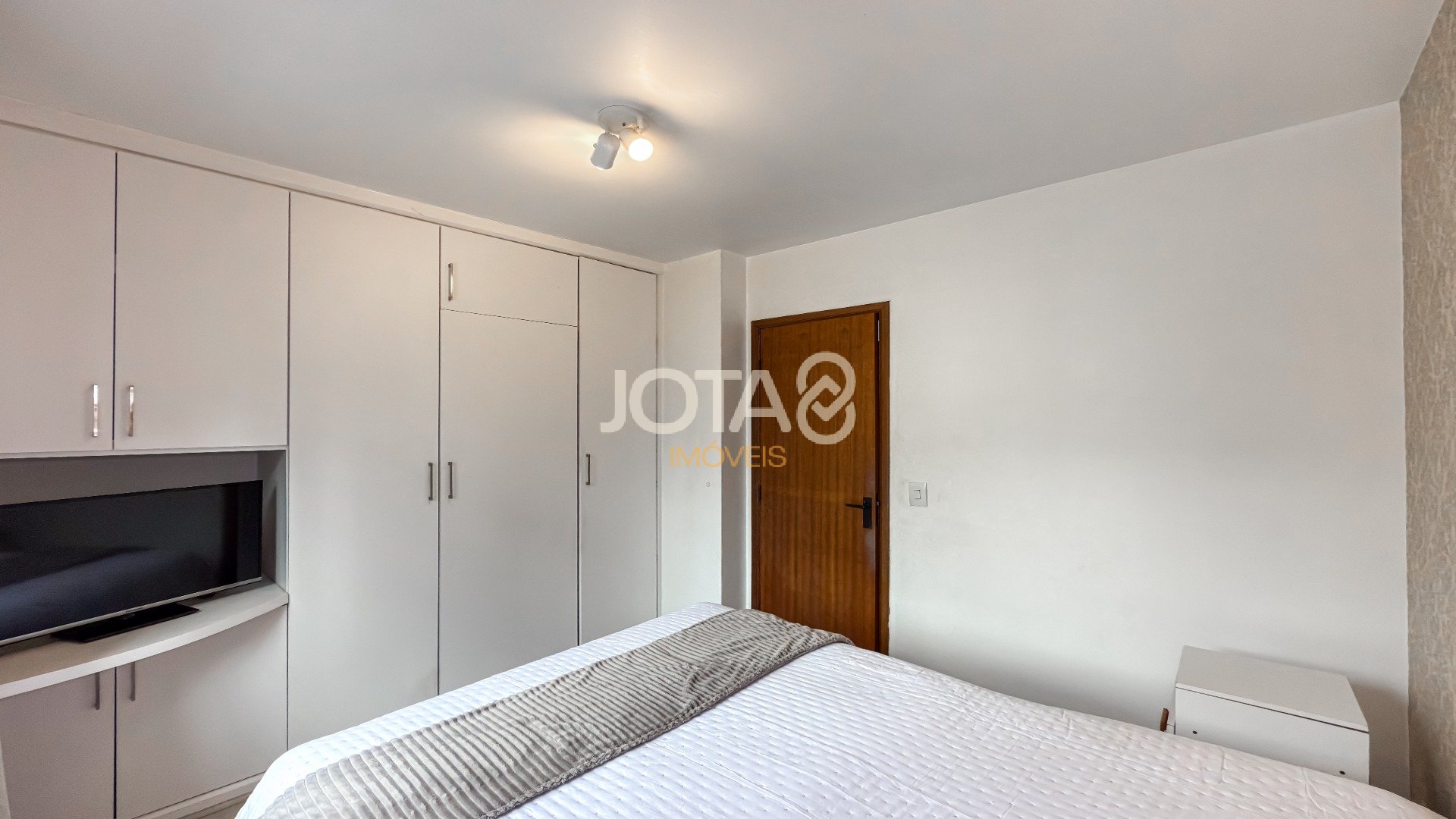 APARTAMENTO DE 70M² COM 2 QUARTOS (1 SUÍTE) NO BATEL